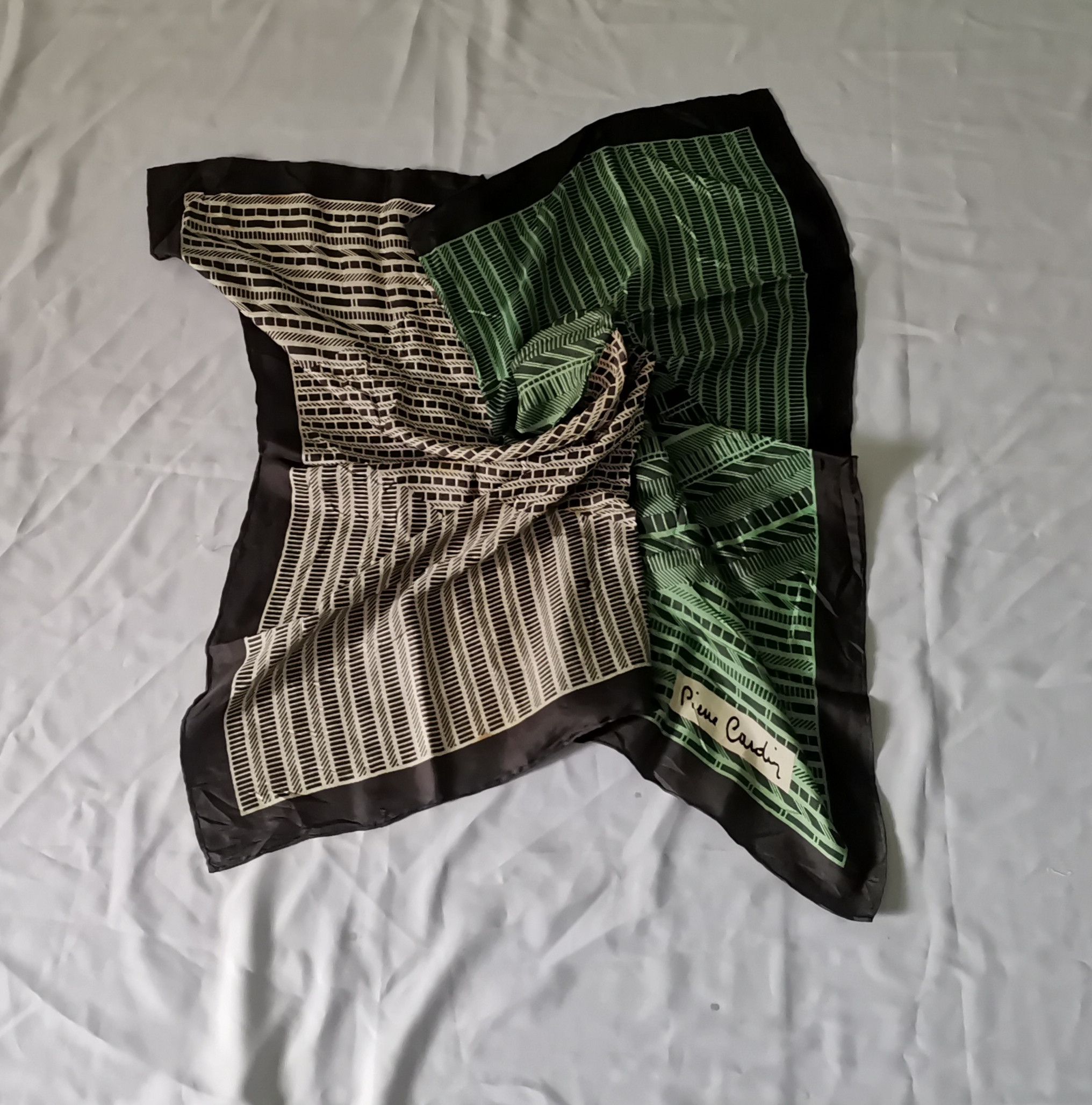 Pierre Cardin Rare vintage Pierre Cardin scarves nice design Size ONE SIZE - 4 Thumbnail