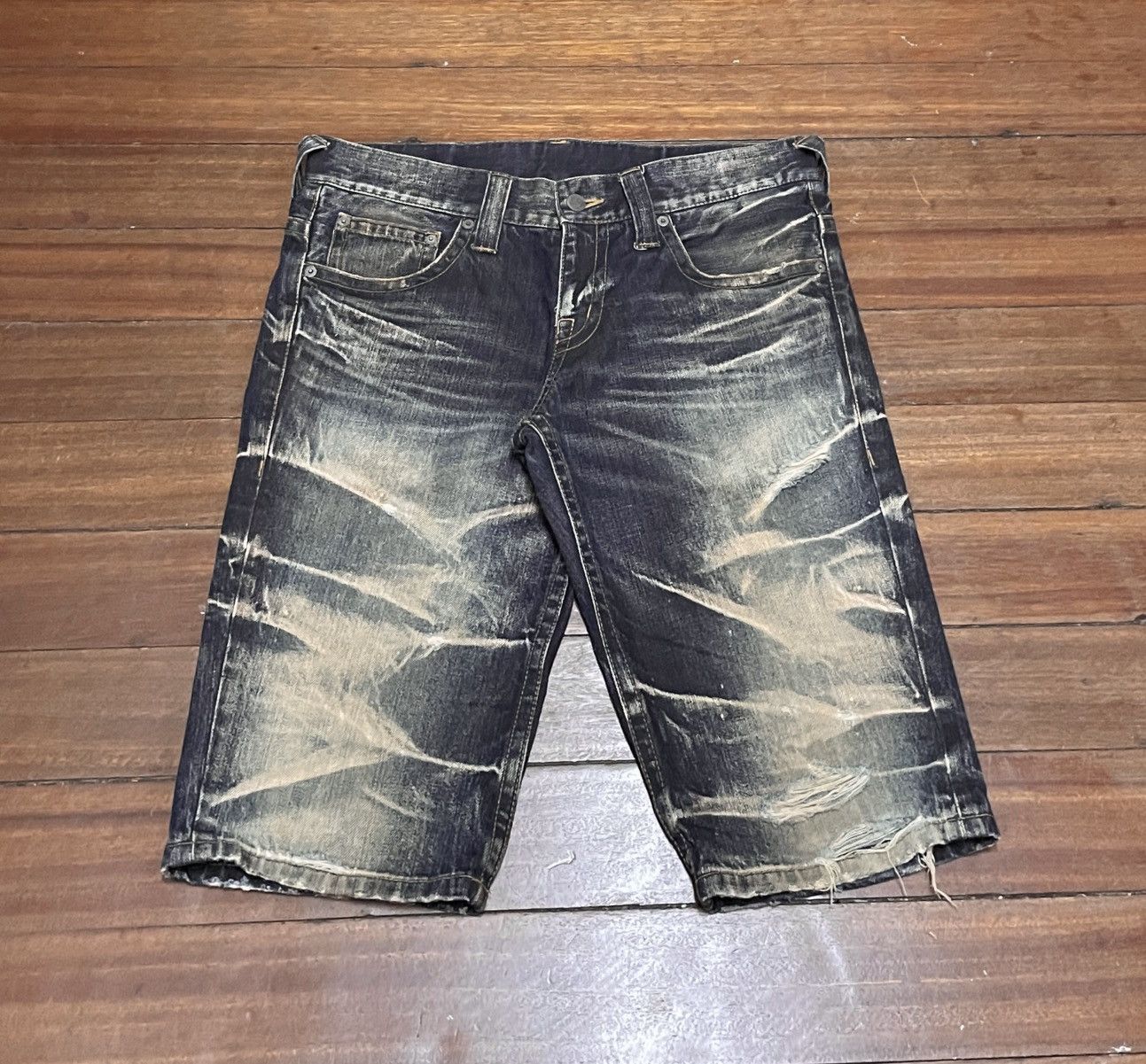 Le Grande Bleu (L.G.B.) Very Rare Design Vintage Tornado Mart Distressed Jeans 2000s Size US 33 - 1 Thumbnail