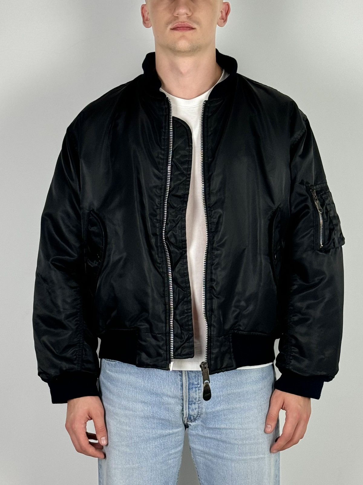 Vintage Vintage Reversible Distressed MA-1 Black Bomber Jacket Size US L / EU 52-54 / 3 - 1 Thumbnail
