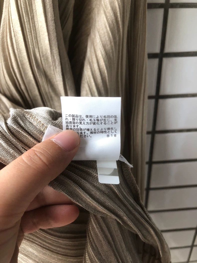 Issey Miyake Issey Miyake Grayish-brown pleated coat Size M / US 6-8 / IT 42-44 - 5 Thumbnail