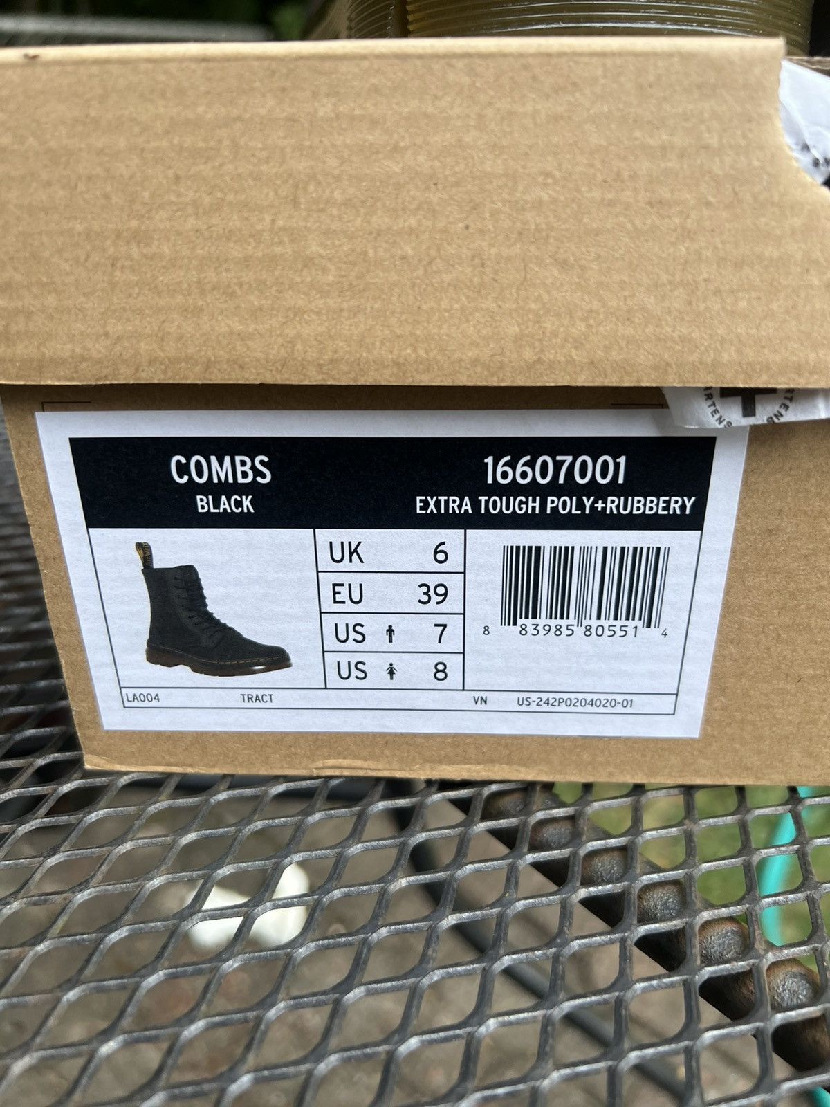 Dr. Martens Dr. Martens Combs Poly Size US 7 / EU 40 - 6 Thumbnail