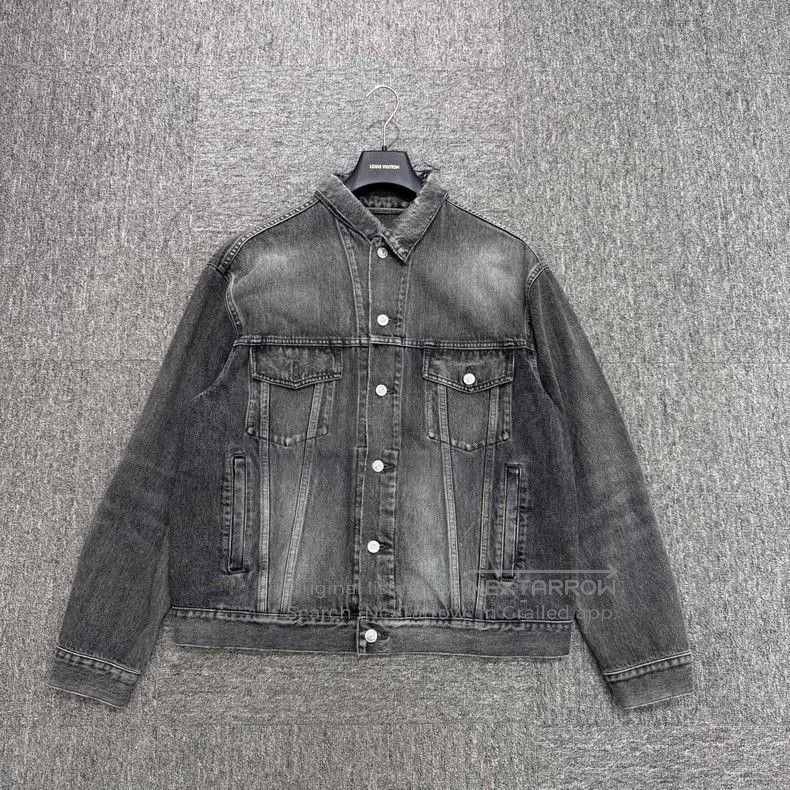 Balenciaga Balenciaga Red Print Washed Denim Jacket. Size US S / EU 44-46 / 1 - 1 Thumbnail