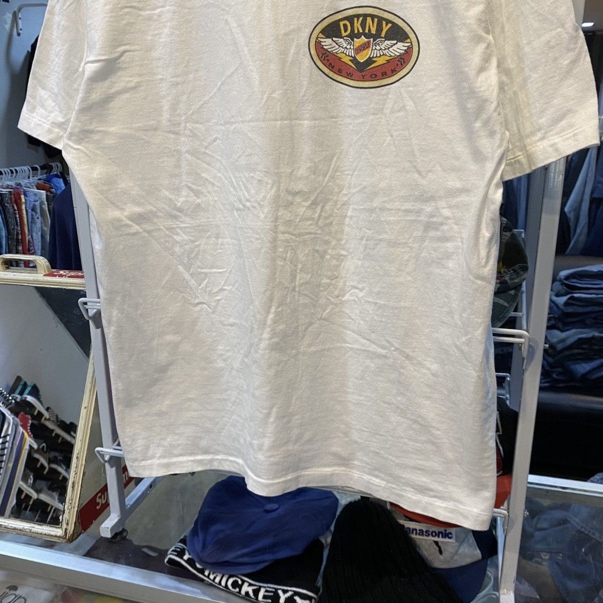 DKNY Vintage 90s DKNY New York Wings Graphic TShirt Single Stitch Size US L / EU 52-54 / 3 - 4 Thumbnail