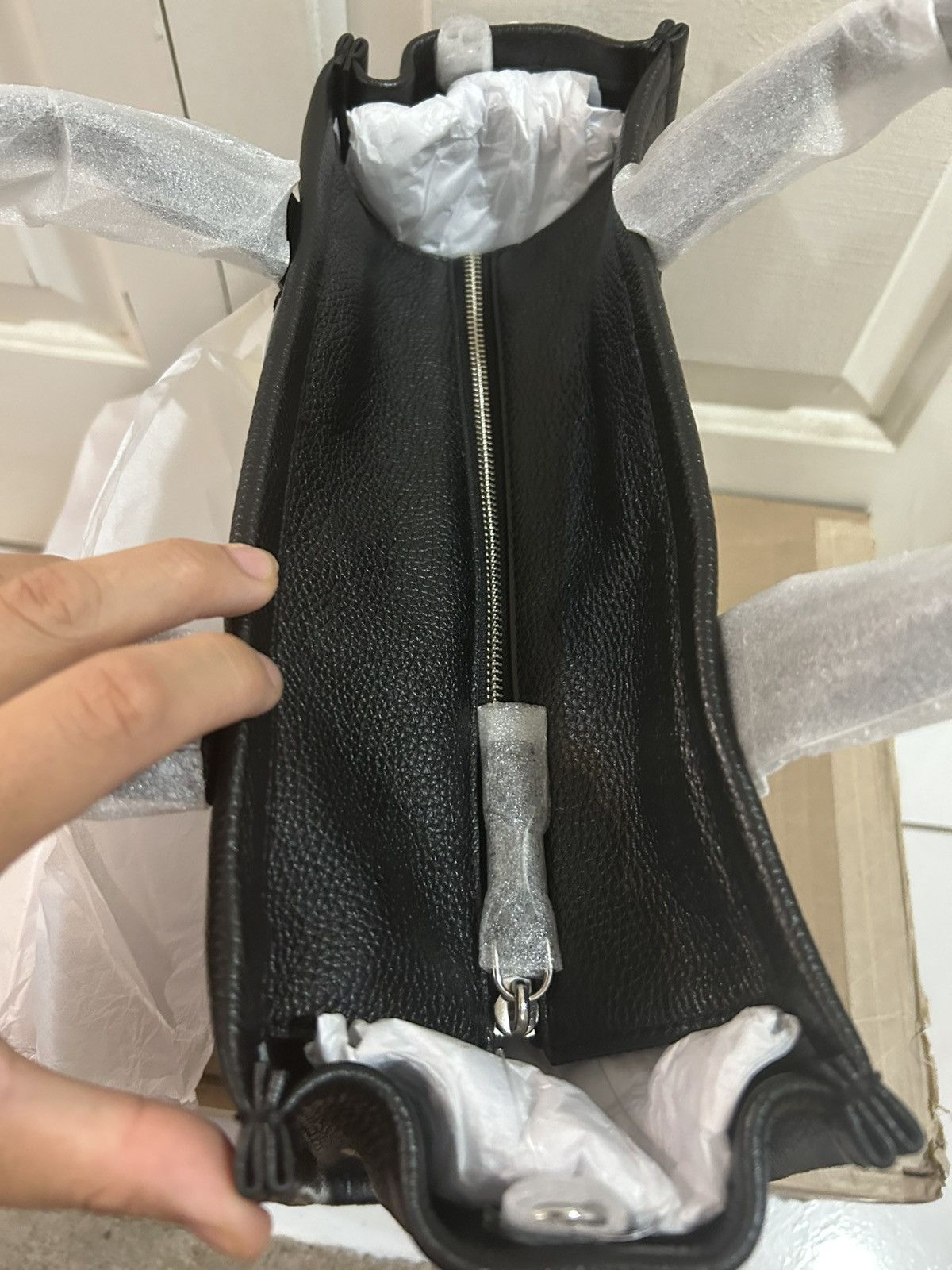 DENIM TEARS × Marc Jacobs MARC JACOB X DENIM TEAR MEDIUM TOTE BAG Size ONE SIZE - 7 Thumbnail