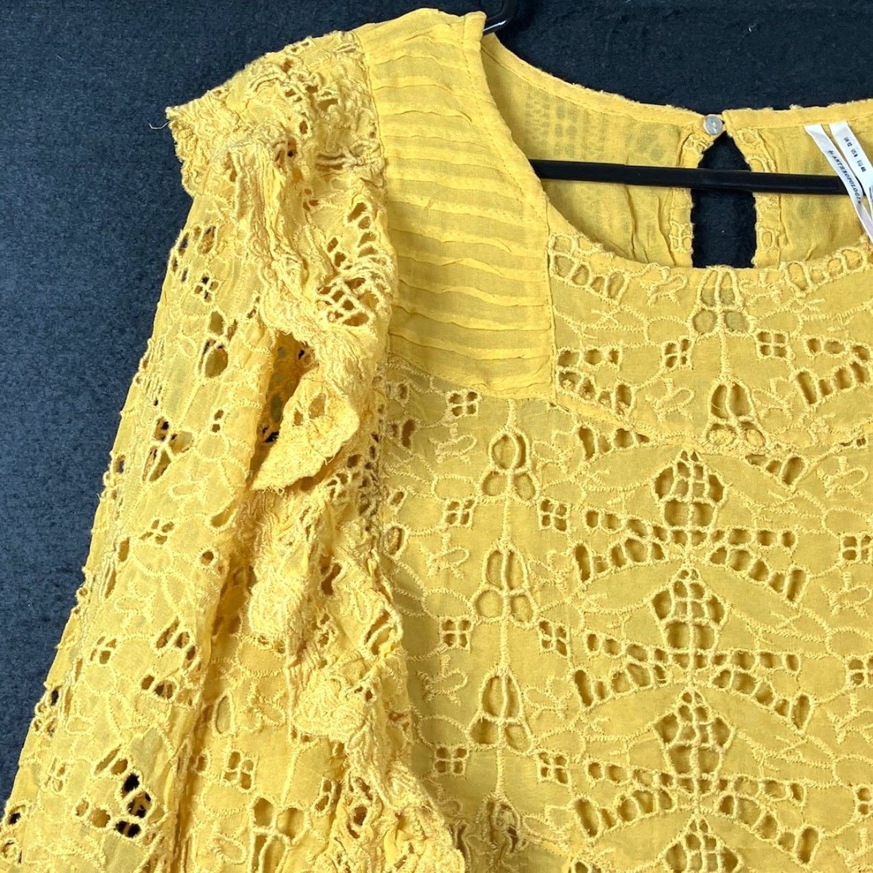 Anthropologie Anthropologie Womens Blouse Yellow Eyelet Ruffle Pullover Puffed Sleeve 8 Size M / US 6-8 / IT 42-44 - 4 Thumbnail