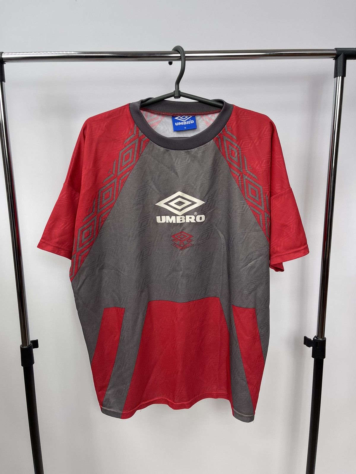 Umbro × Vintage Umbro Jersey Vintage 90s Size M Red Big Logo Size US M / EU 48-50 / 2 - 1 Thumbnail