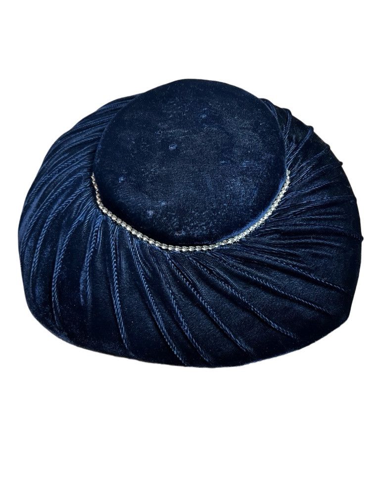Vintage Vintage 1950s Wide Brim Velvet Platter Hat w Rhinestone Trim Size ONE SIZE - 1 Thumbnail