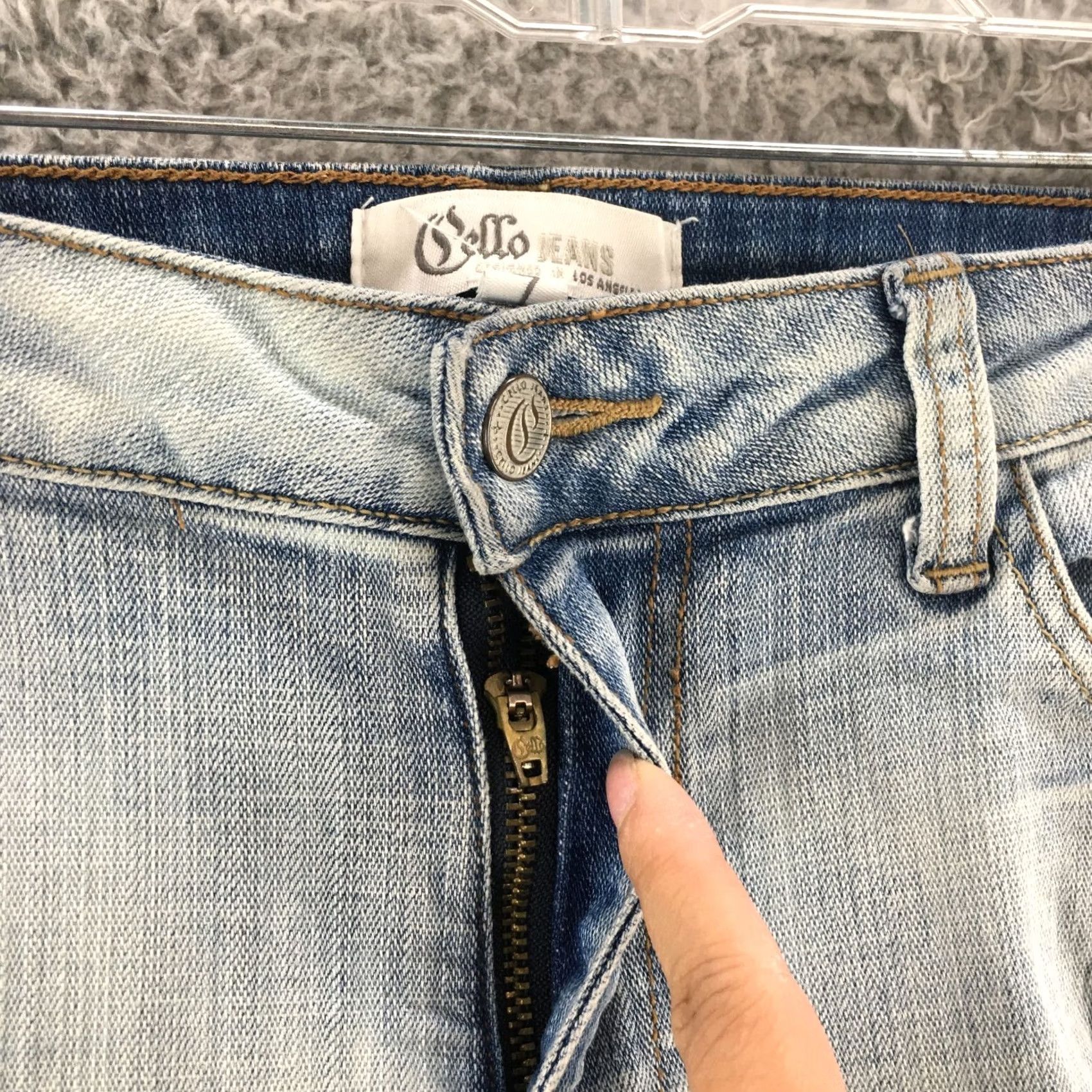 Denime Cello Jeans Womens 7 Blue Light Wash Denim Straight Zip Fly Distressed Size 28" / US 6 / IT 42 - 4 Thumbnail