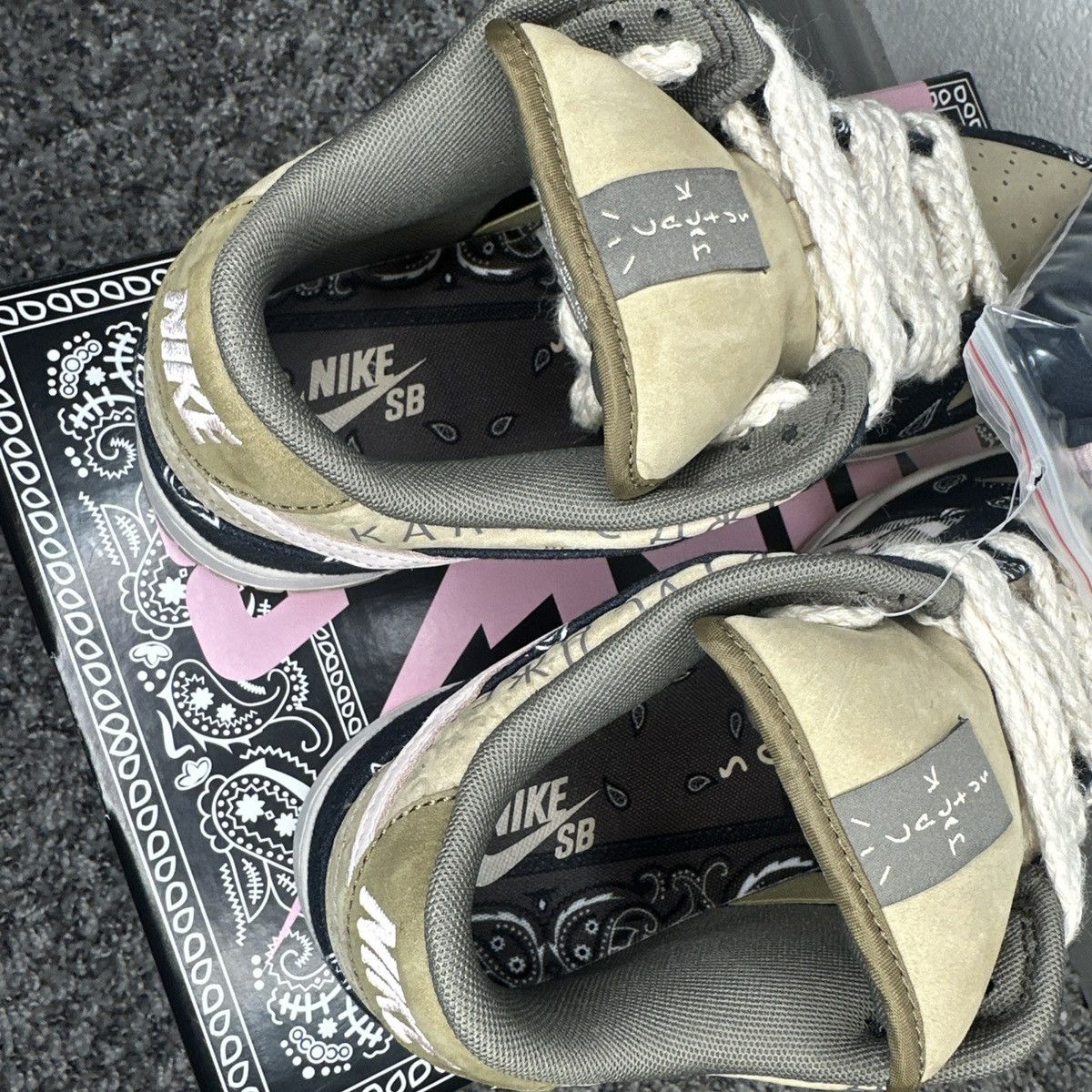 Nike Size 10 - Nike Travis Scott x SB Dunk Low Cactus Jack Size US 10 / EU 43 - 8 Thumbnail