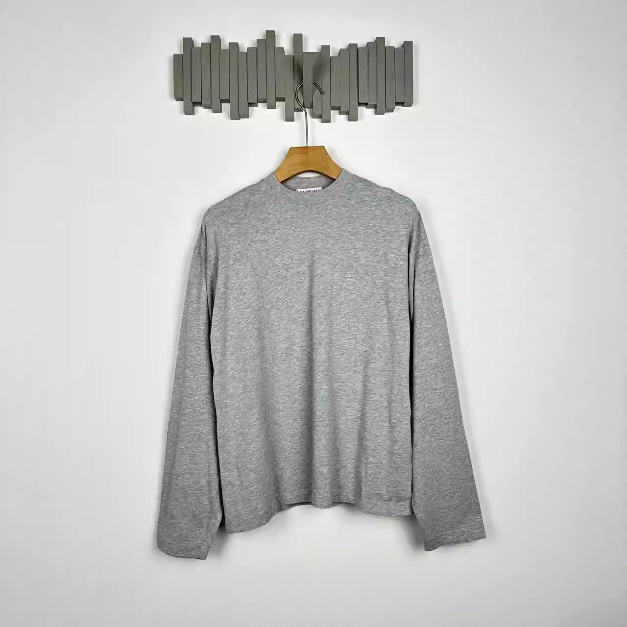 Balenciaga Balenciaga Sleeve T-shirt Size US M / EU 48-50 / 2 - 1 Thumbnail