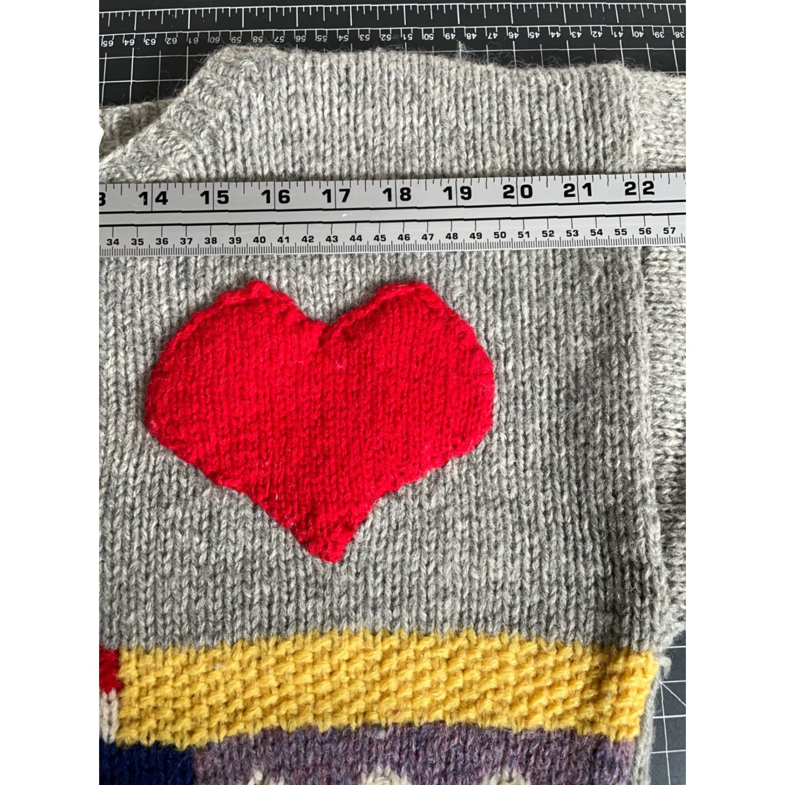 Vintage VINTAGE Eagle's Eye Sweater Women's Medium Gray Cable-Knit Geometric Cat Heart Sheep Retro 90s Size M / US 6-8 / IT 42-44 - 7 Thumbnail