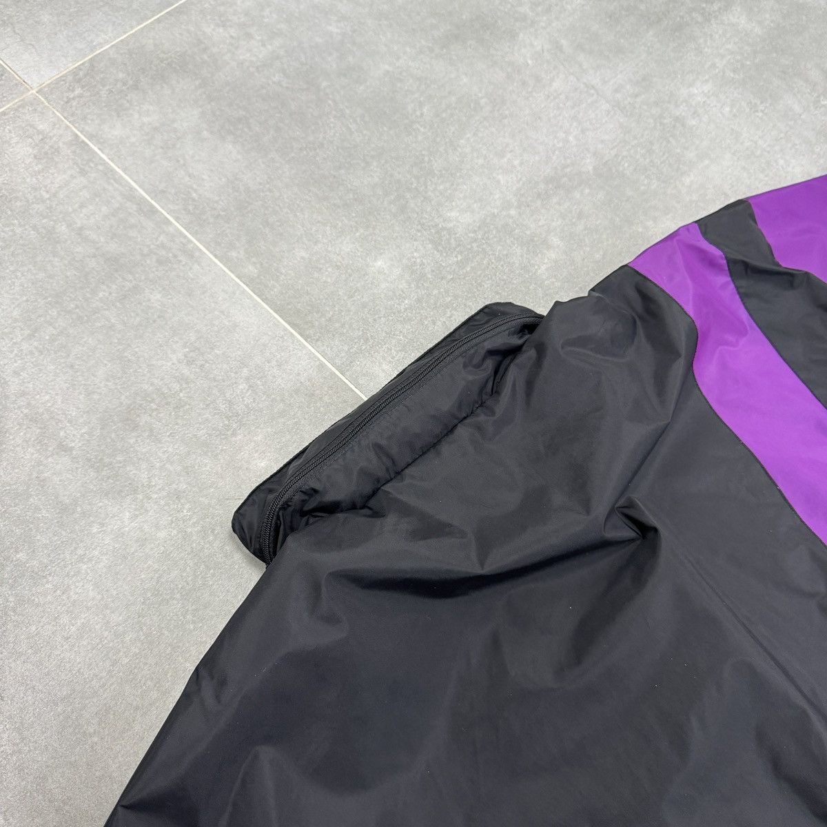 Puma Vintage Puma Big Logo Nylon Windbreaker Jacket 80s 90s Men Size US L / EU 52-54 / 3 - 21 Thumbnail