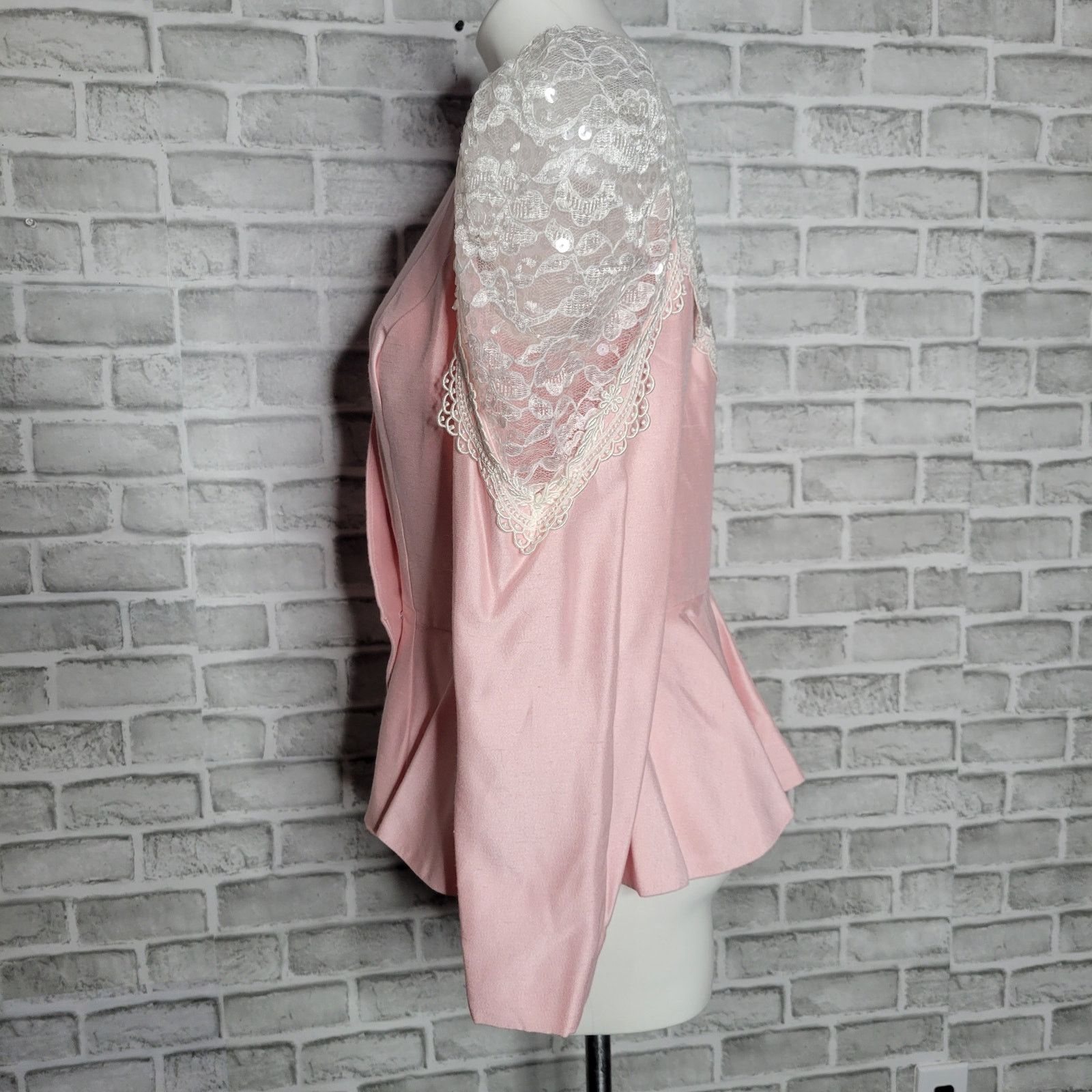 Vintage VTG 80s Madonna Pink, Lace & Sequin 2 Piece Skirt/Blazer Set Size 28" / US 6 / IT 42 - 8 Thumbnail