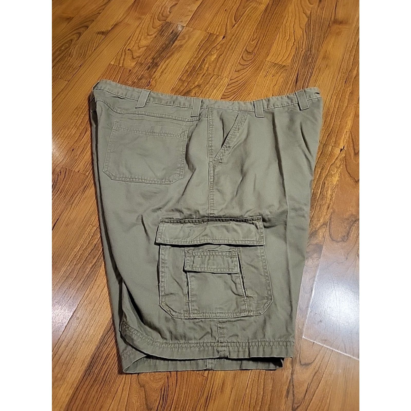 Wrangler VINTAGE Wrangler Hero Cargo Shorts Men 46 Big & Tall Khaki Cotton Canvas 8 Pockets 11in Inseam Relaxed Flat Front pants Shirt? Size US 30 / EU 46 - 5 Thumbnail