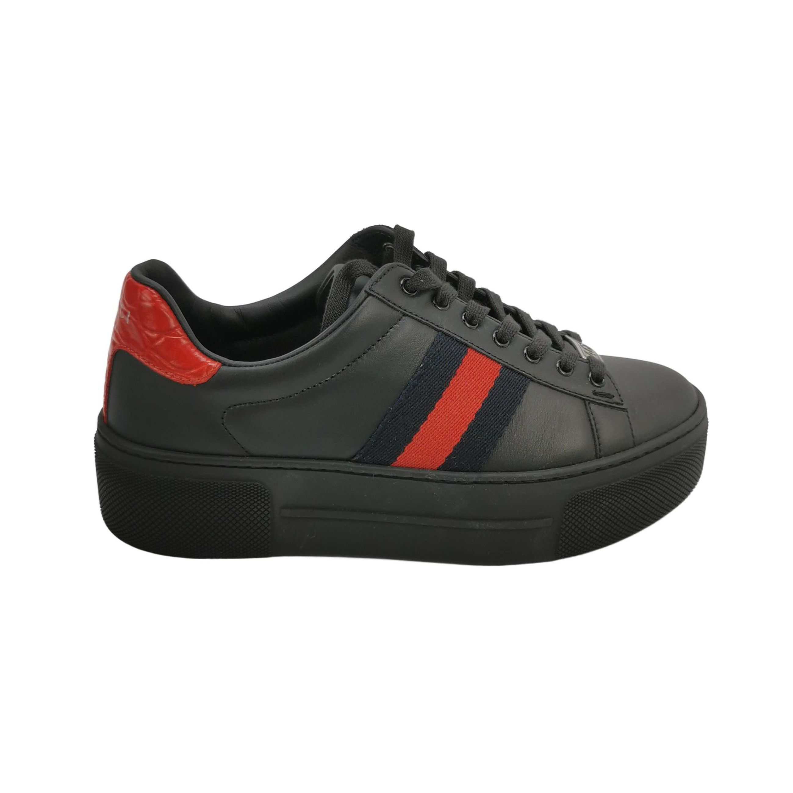 Gucci Gucci Women 5 Lowtop Sneakers Size US 5 / IT 35 - 1 Thumbnail