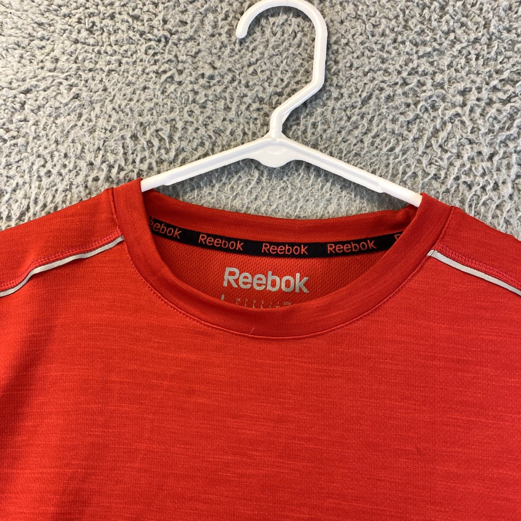 Reebok Reebok Men's Red Short Sleeve Dri Fit Round Neck T-Shirt Size L / 40-55 Size US L / EU 52-54 / 3 - 5 Thumbnail
