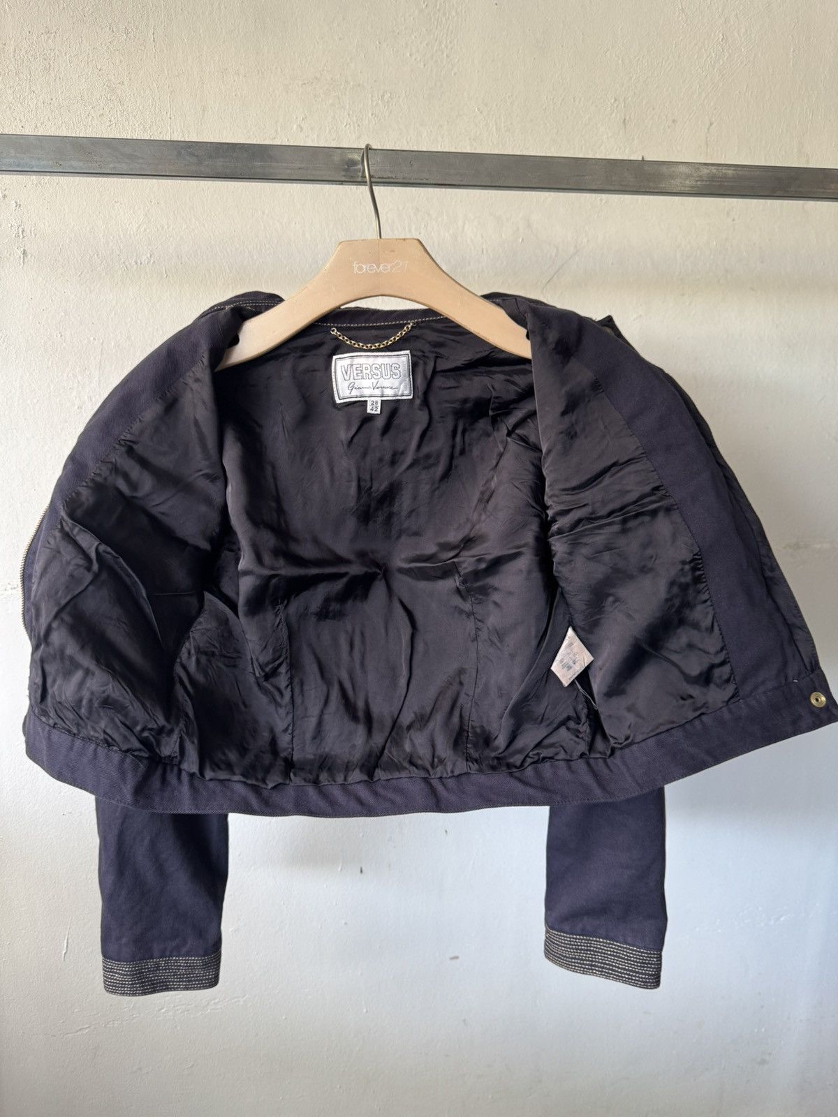 Versus Versace S/S 1992 Versus Gianni Versace Archive Crop Denim Jacket Size XS / US 0-2 / IT 36-38 - 18 Thumbnail