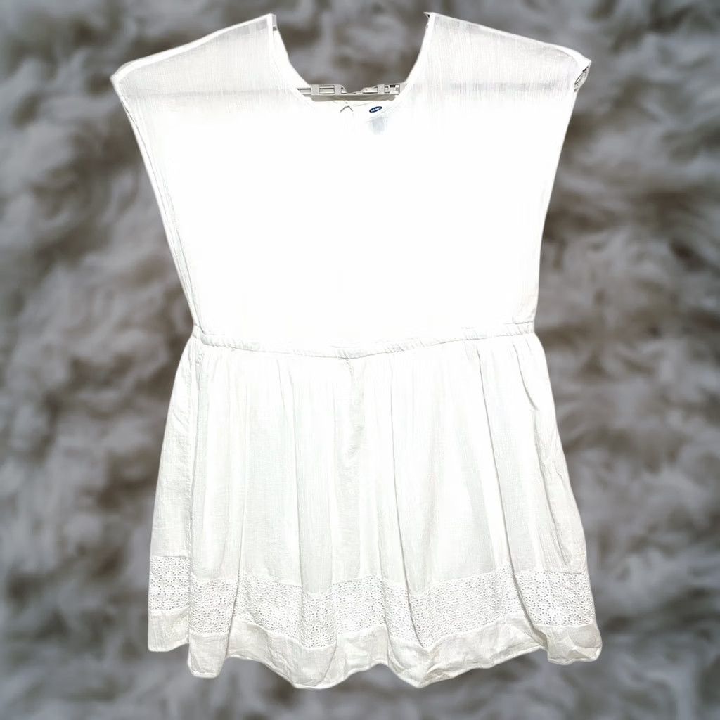Old Navy Old Navy White Eyelet Blouse Top Womens 2XL Blouse Sleeveless Geometric Eyelet Boho Beach Preppy Soft Girl Womens Size XXL / US 16-18 / IT 52-54 - 1 Thumbnail