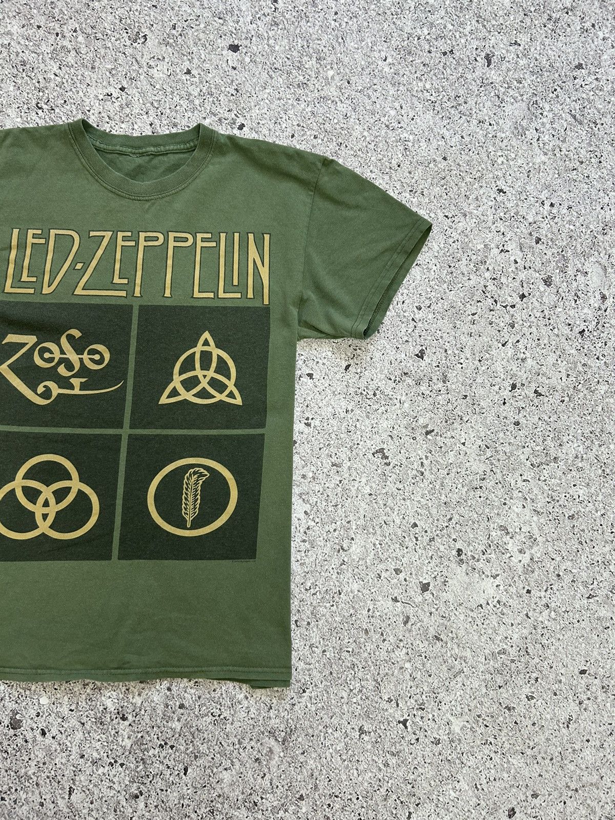 Band Tees × Led Zeppelin Rare Vintage Led Zeppelin 2014 Rock Band Retro T-Shirt Y2K Size US M / EU 48-50 / 2 - 4 Thumbnail