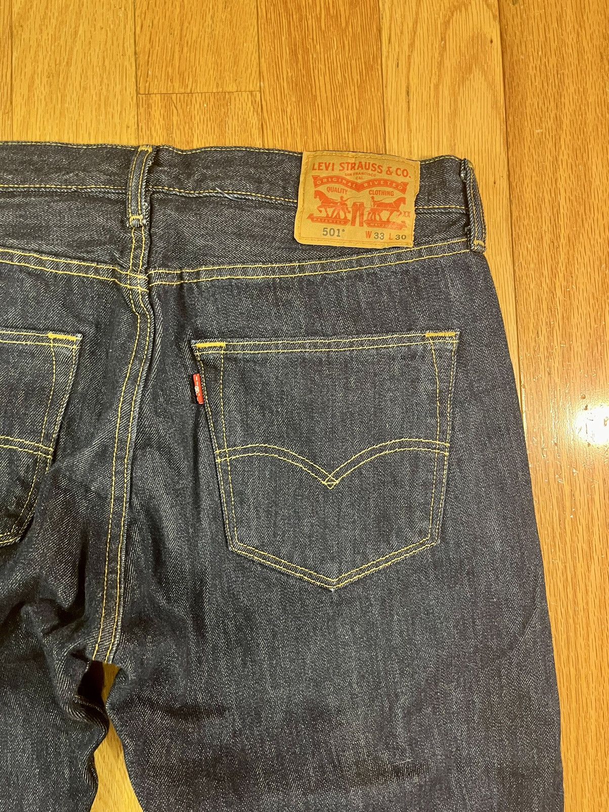 Levi's 2000s Levi’s Navy Denim 501 33/30 Button Fly Size US 33 - 6 Thumbnail