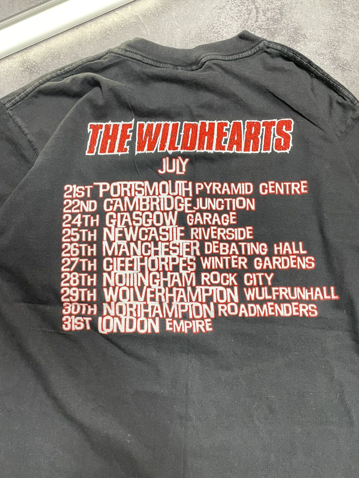 Band Tees Vtg 90s The Wildhearts Earth Grunge Graphic Tee Size US XL / EU 56 / 4 - 8 Thumbnail