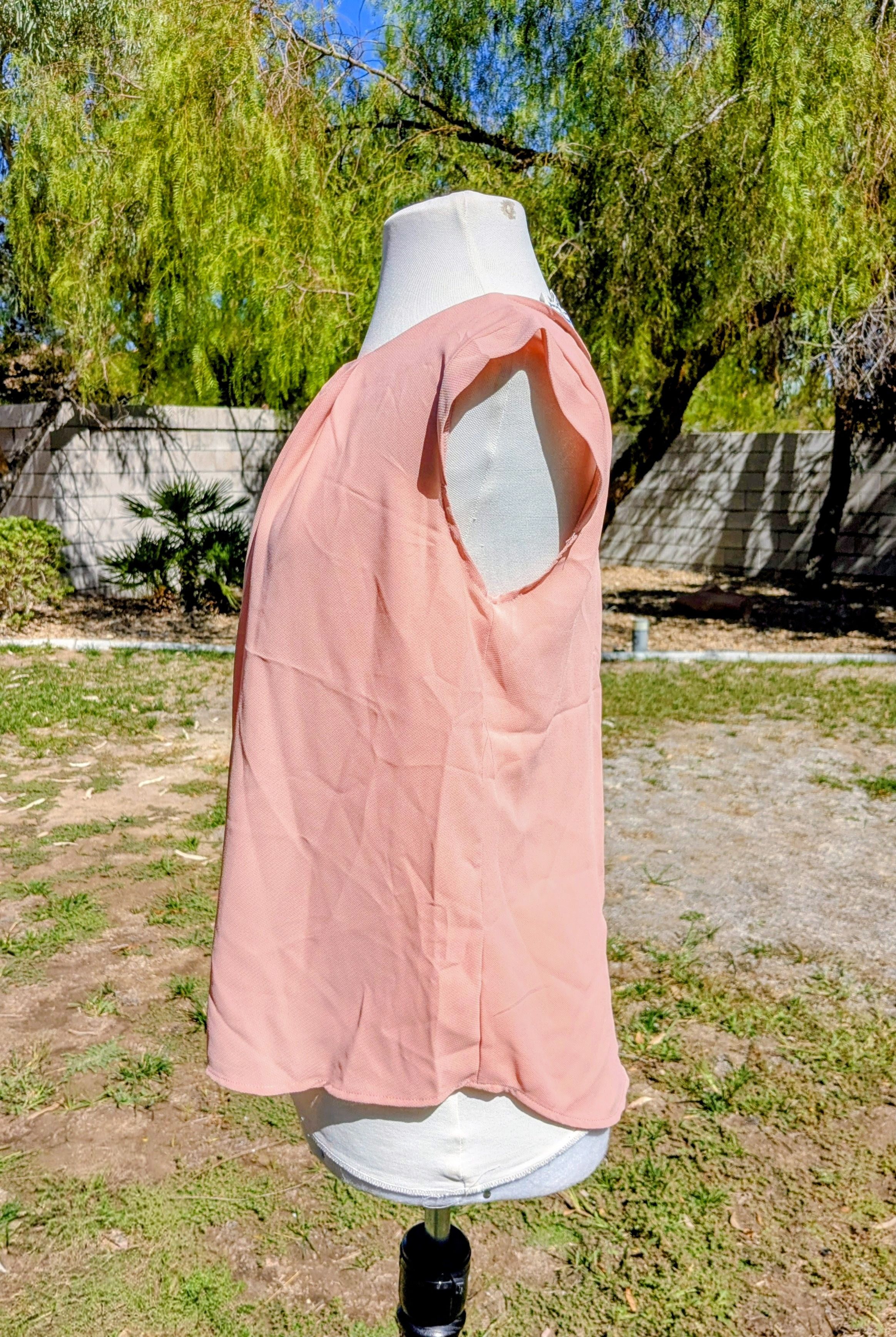 Other Twine & String Pink Flutter Sleeve Button Back Blouse Top Size M / US 6-8 / IT 42-44 - 3 Thumbnail
