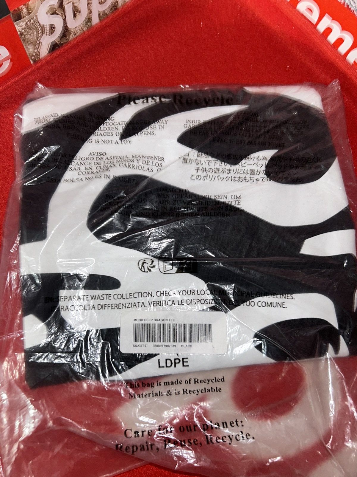 Supreme Supreme Mobb Deep Dragon Tee Black SS23 size Large NEW Size US L / EU 52-54 / 3 - 1 Thumbnail