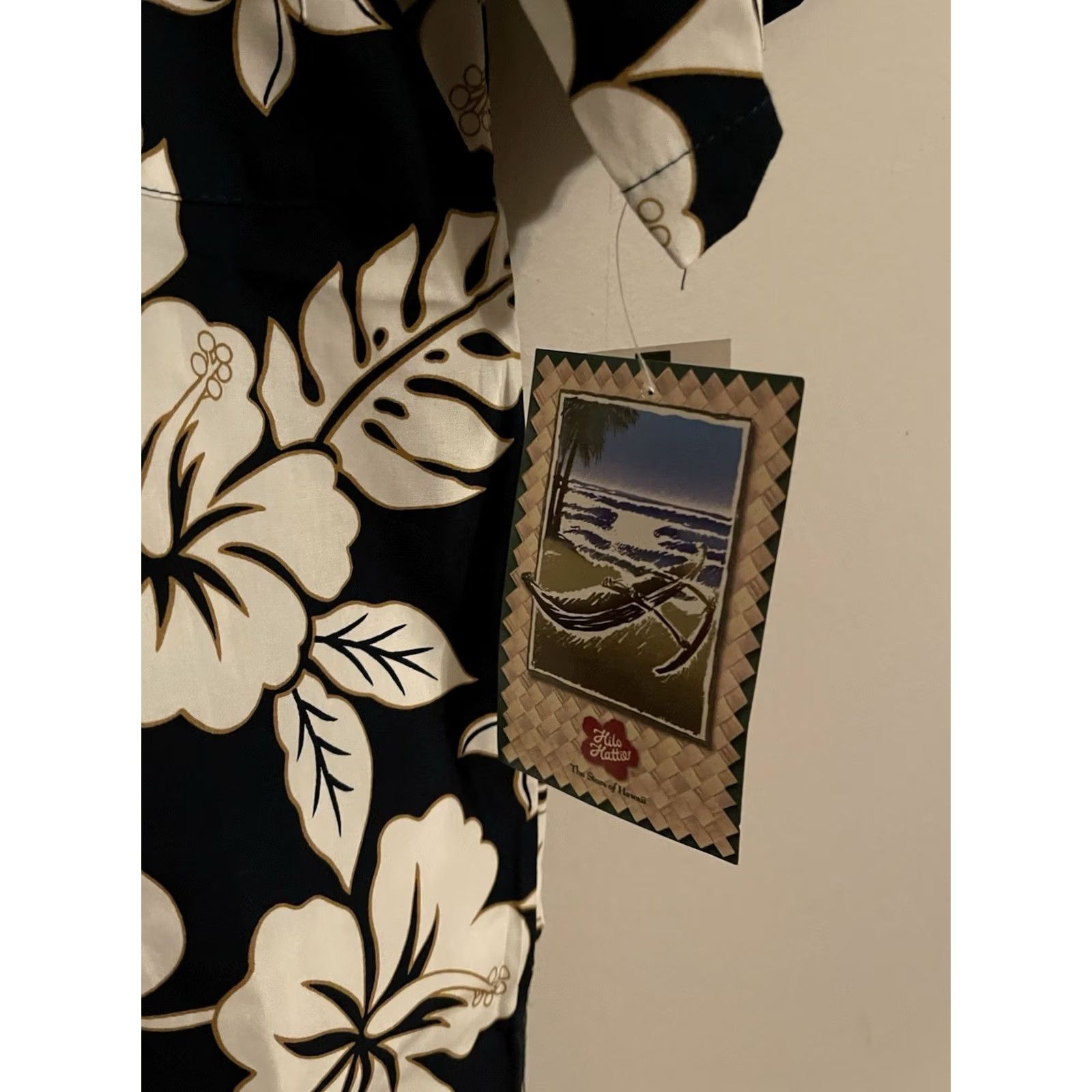 Hilo Hattie Hilo Hattie Shirt S/ Button-Up Navy Floral Hawaiian Shirt - Men Small - New - Cotton - Short Sleeve - Casual - Navy/Multicolor - Hawaiian Theme Size US S / EU 44-46 / 1 - 2 Thumbnail