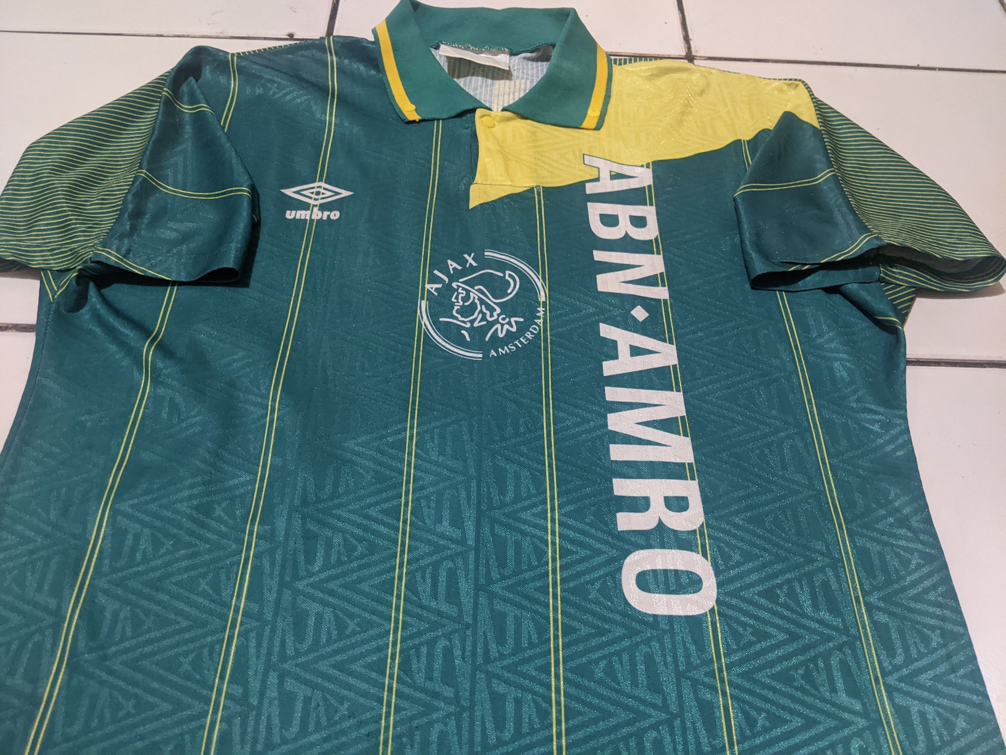 Umbro Ajax 1991-1993 ABN-AMRO BERGKAMP football shirt Size US L / EU 52-54 / 3 - 4 Thumbnail
