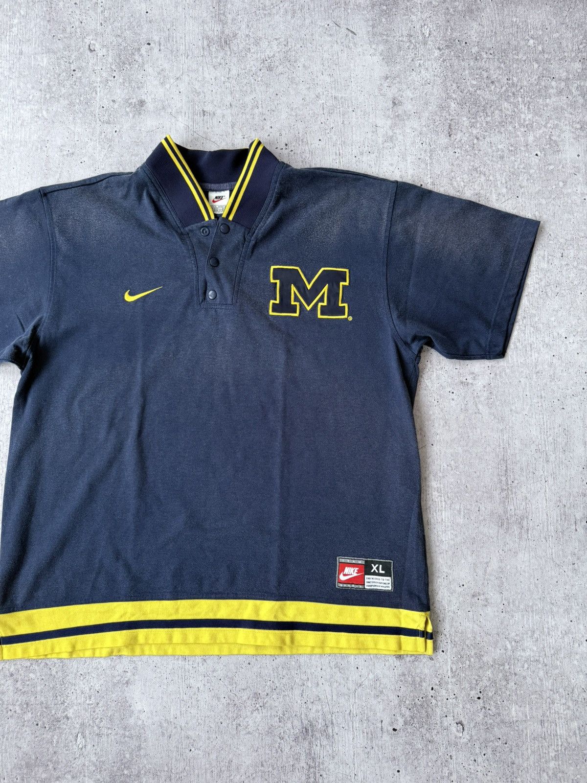 Nike × Vintage Nike vintage Michigan Wolverine Warm Up Shirt Size US XL / EU 56 / 4 - 3 Thumbnail