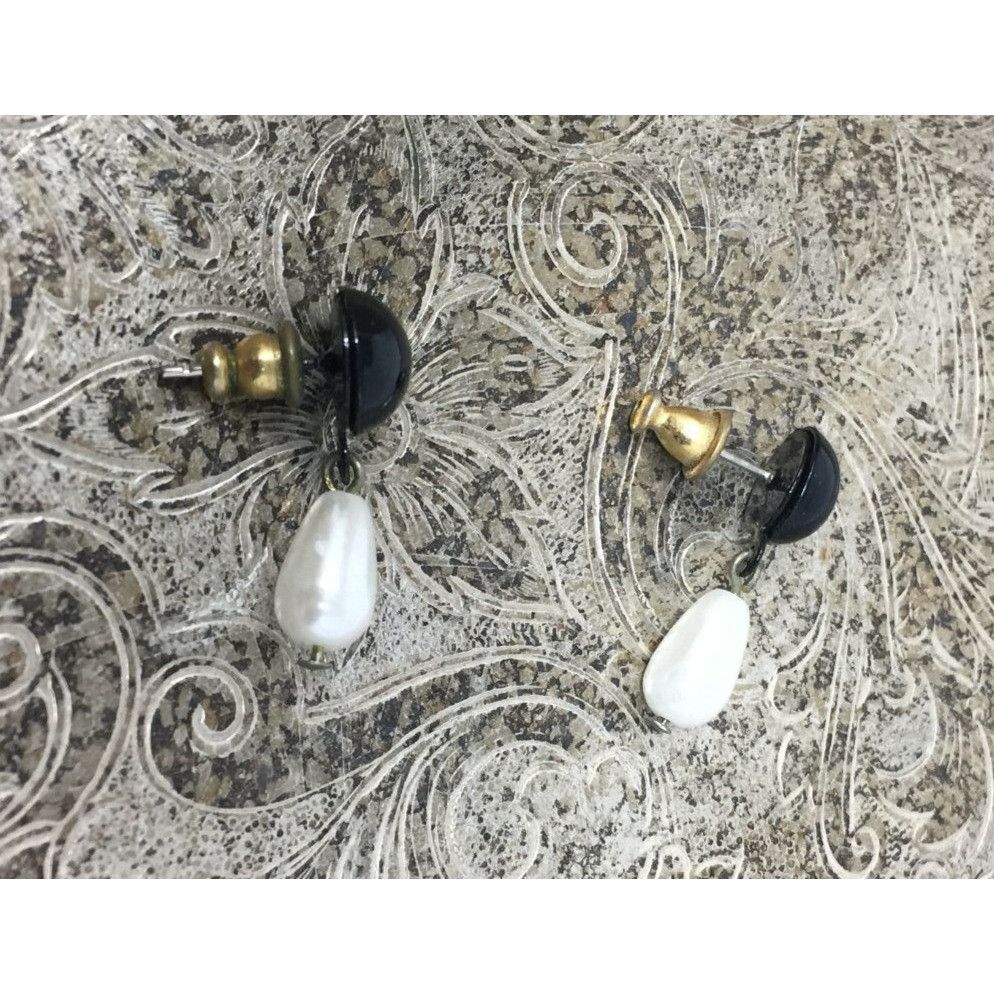 Other Women's Black and White Dangle Earrings with Backs Size ONE SIZE - 2 Thumbnail