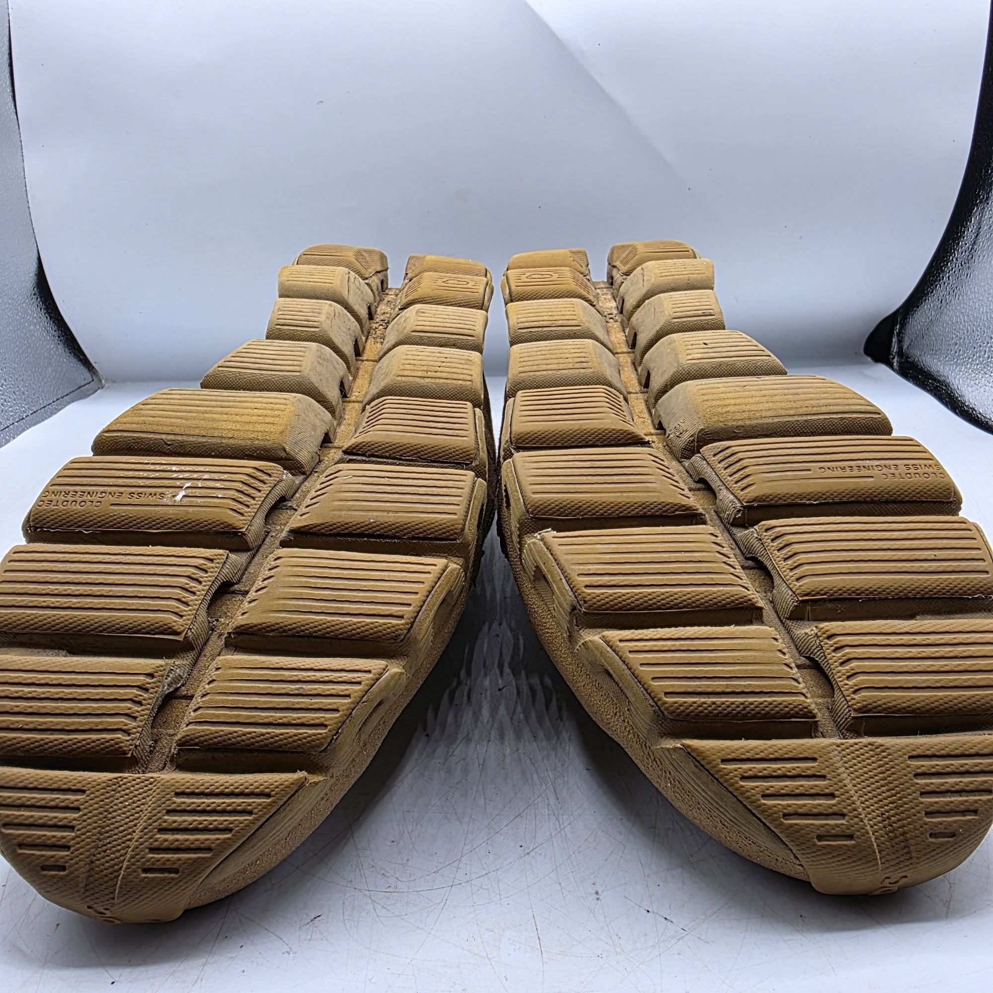 On On Cloud Running Dip Mens 12.5 Beige Tan Athletic Shoes Walk Size US 12.5 / EU 45-46 - 11 Thumbnail