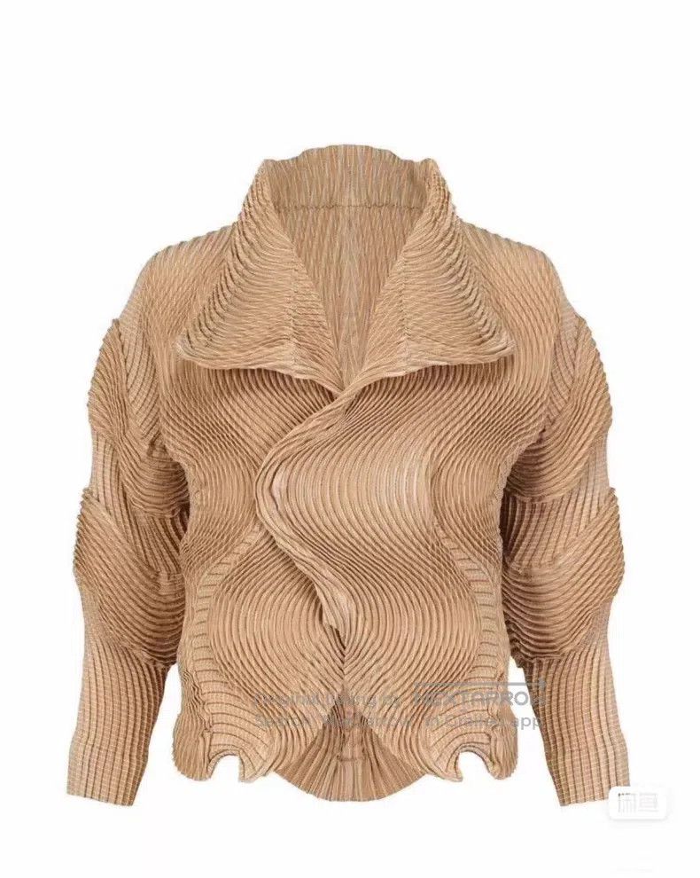 Issey Miyake Issey Miyake Gold Beige Mosquito Coil Bud Coat Size M / US 6-8 / IT 42-44 - 4 Thumbnail