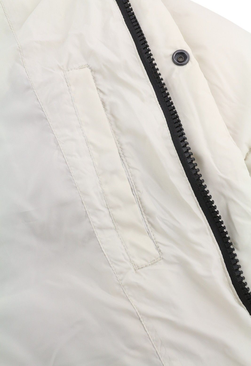 Calvin Klein BOLD DISRUPTED LOGO L White Insulated Quilted Hooded 86401 Size US L / EU 52-54 / 3 - 7 Thumbnail