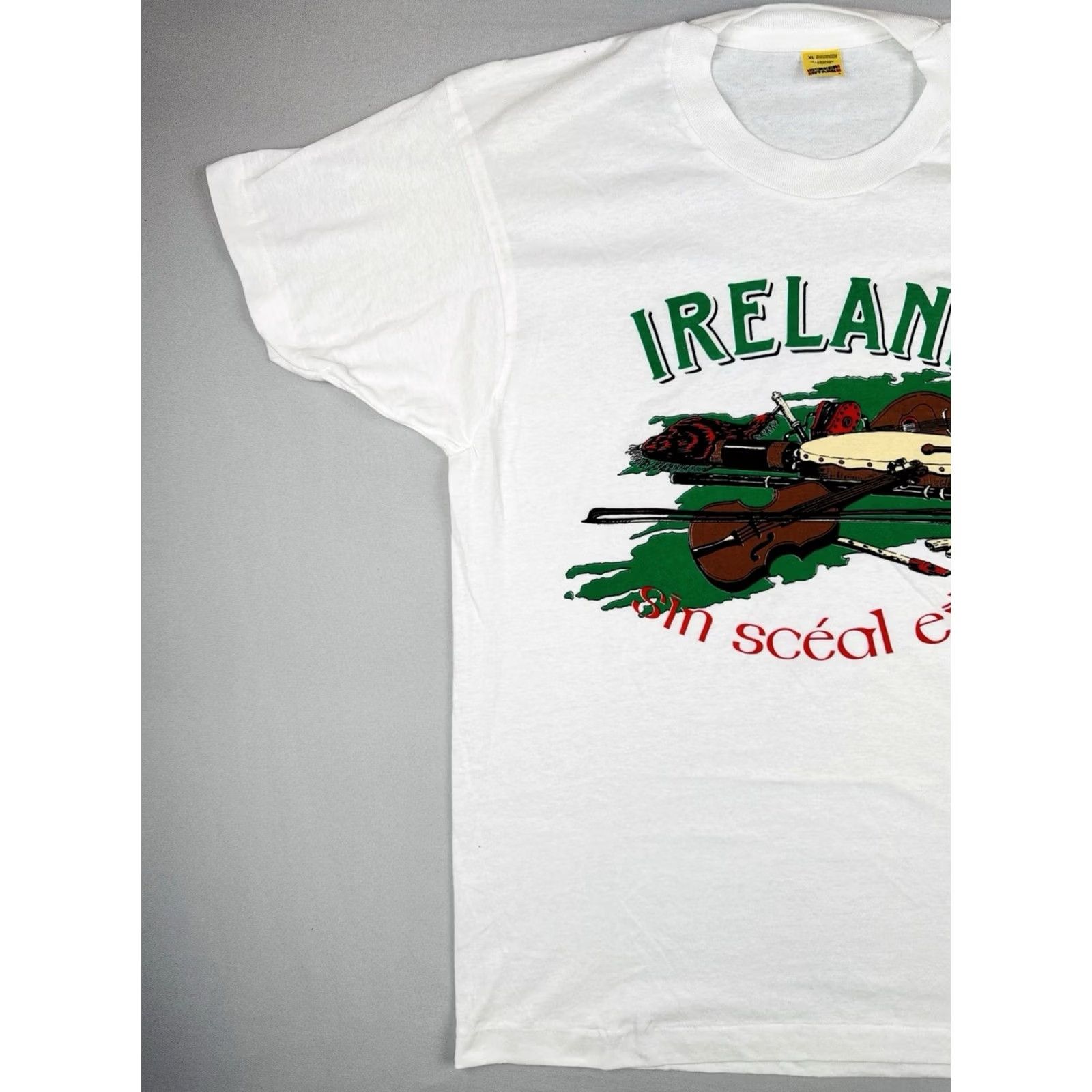 Vintage VINTAGE Screen Stars Ireland Sin Scéal Eile T Shirt 80s White XL Mens Size US XL / EU 56 / 4 - 3 Thumbnail