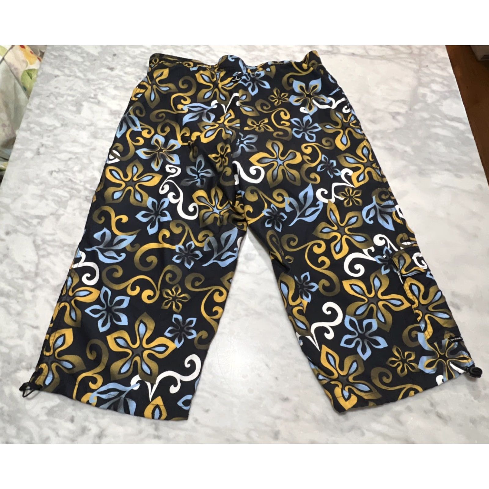 Prana Prana Padded Bicycle Capri Shorts Women’s XL Floral Pockets W30 L20 USA Capris Shorts Cycling Floral Multicolor Women XL USA Size 40" / US 18 - 3 Thumbnail