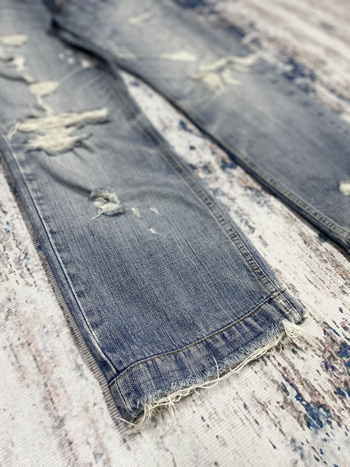 Dolce & Gabbana SS04 DOLCE&GABBANA DAVID BECKHAM DISTRESSED LIGHT WASH JEANS Size US 35 - 6 Thumbnail