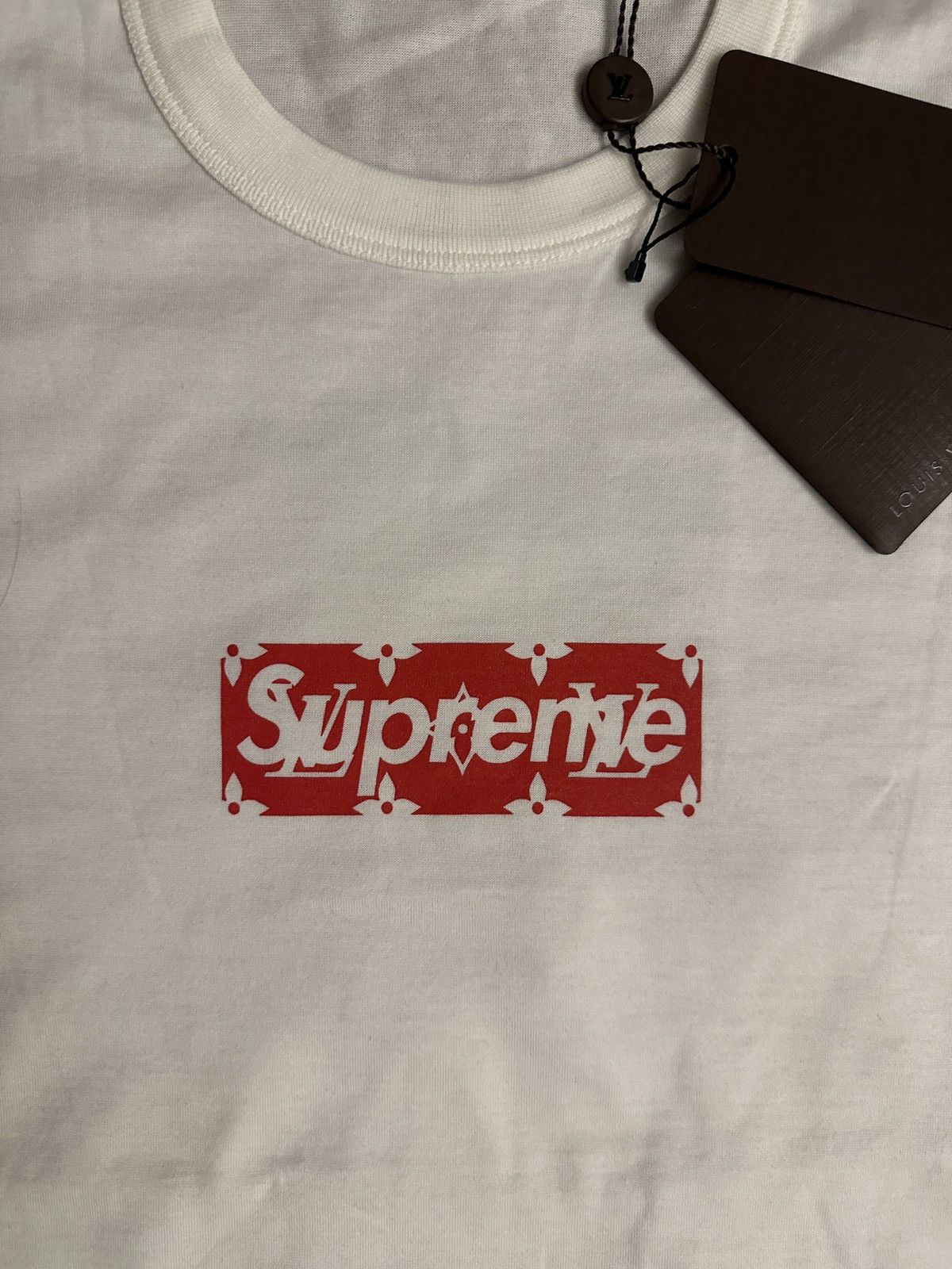 Louis Vuitton × Supreme *BRAND NEW* Supreme x Louis Vuitton box logo tee Size US M / EU 48-50 / 2 - 3 Thumbnail