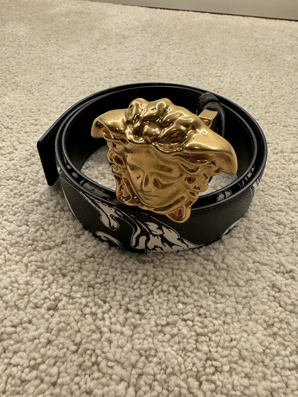 Designer × Versace × Vintage ⚜️ Versace Reversible Baroque Black Belt Size 34 - 1 Thumbnail