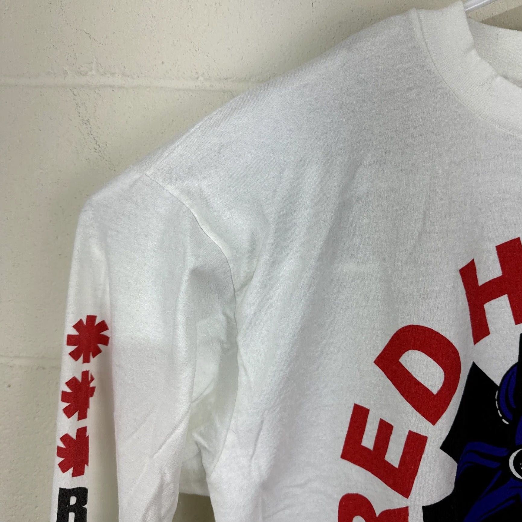 Vintage RED HOT CHILI PEPPERS Graphic Print Long Sleeve Shirt Adult Large White 90s Rock Mens Size US L / EU 52-54 / 3 - 6 Thumbnail