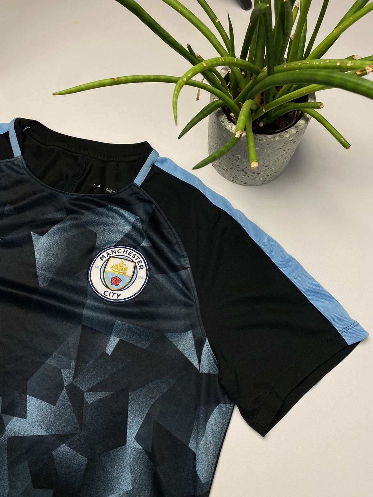 Nike × Vintage Rare vintage Manchester city soccer jersey drill Size US L / EU 52-54 / 3 - 5 Thumbnail