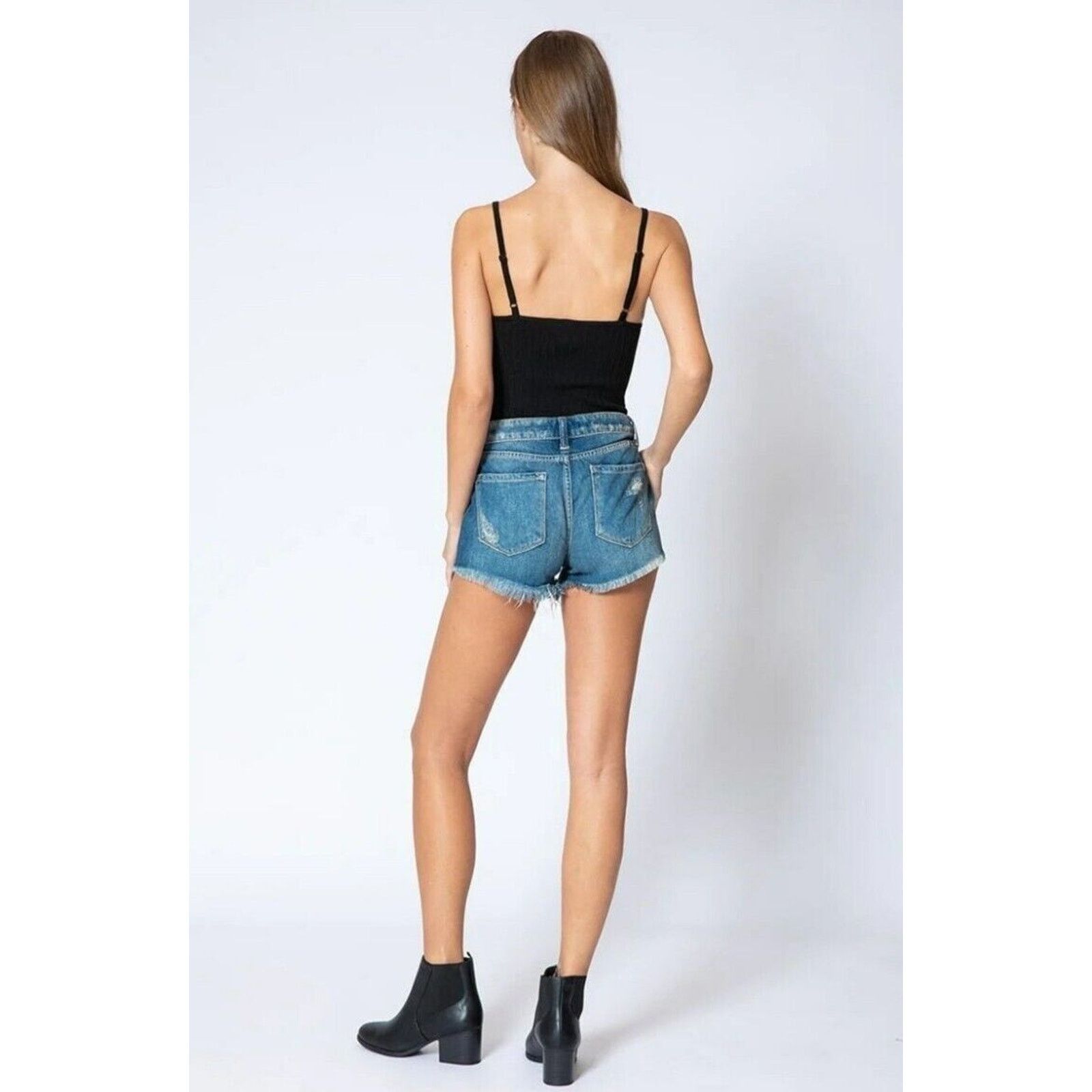 Other Kancan Medium Wash Mid-Rise Distressed Raw Hem Shorts 28 Size 28" / US 6 / IT 42 - 3 Thumbnail
