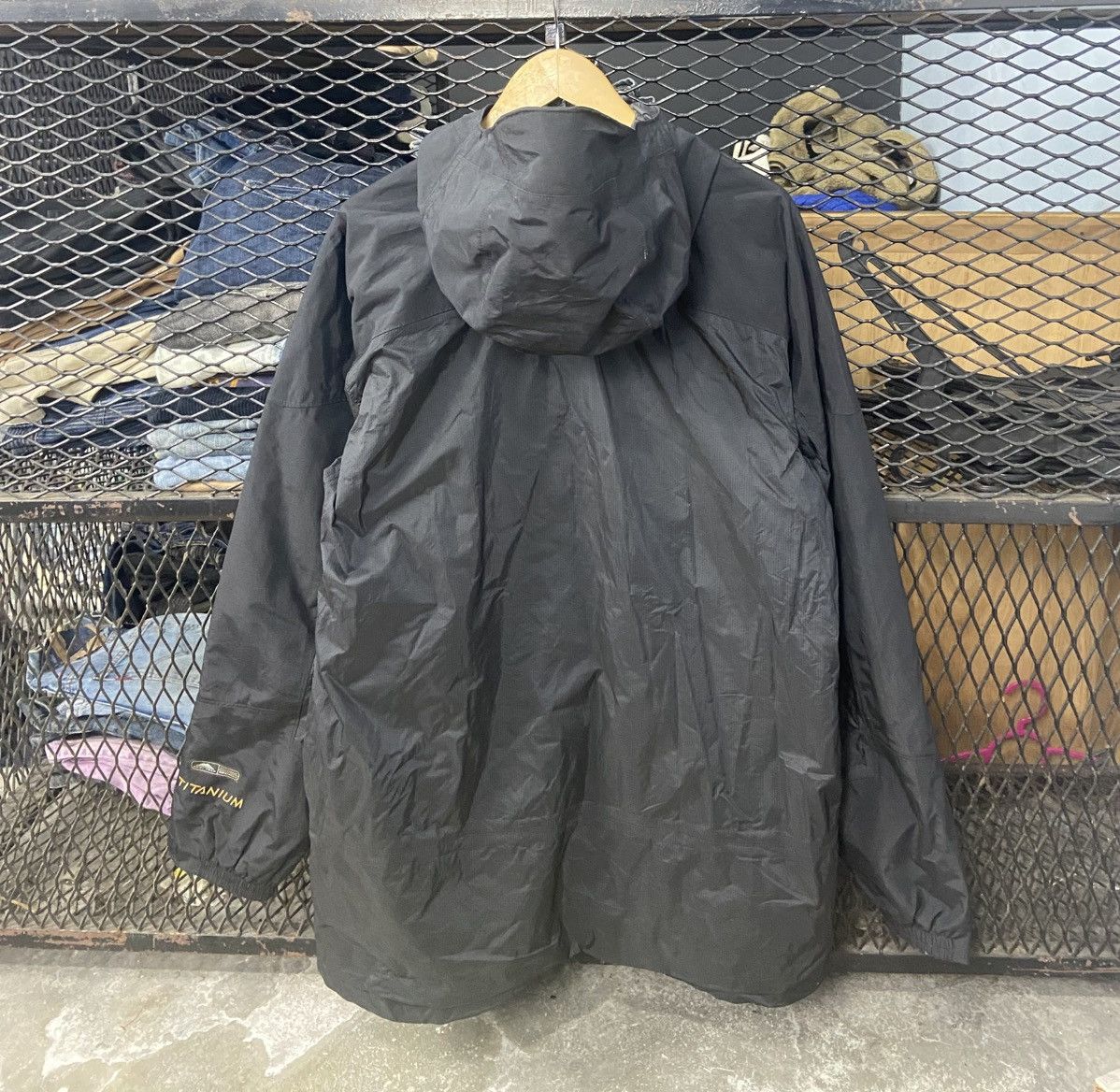 Columbia × Weatherproof WATERPROOF TITANIUM OMNITECH JACKET Size US L / EU 52-54 / 3 - 10 Thumbnail
