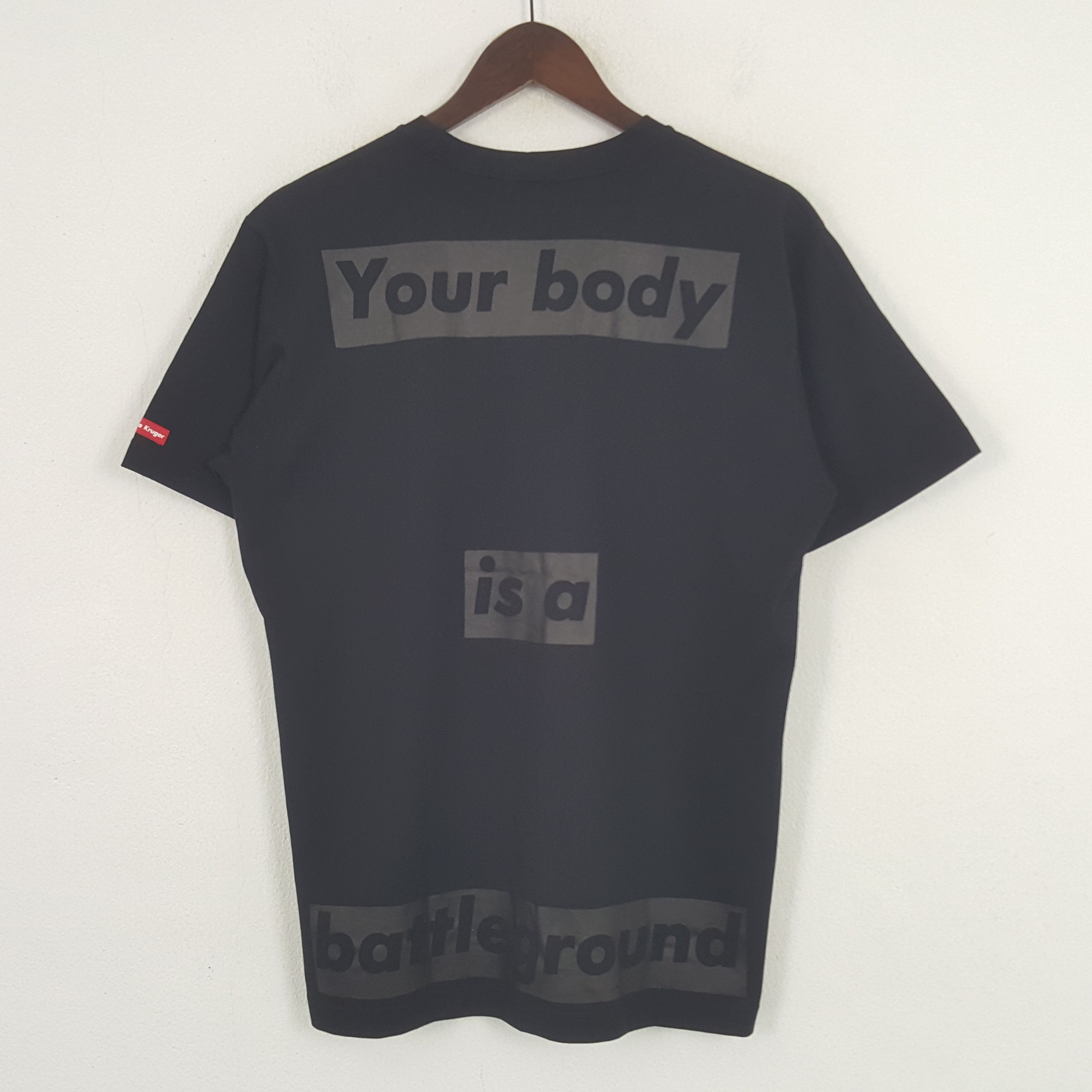 Barbara Kruger × Vintage Vintage Barbara Kruger Streetwear Tshirt Size US L / EU 52-54 / 3 - 2 Thumbnail