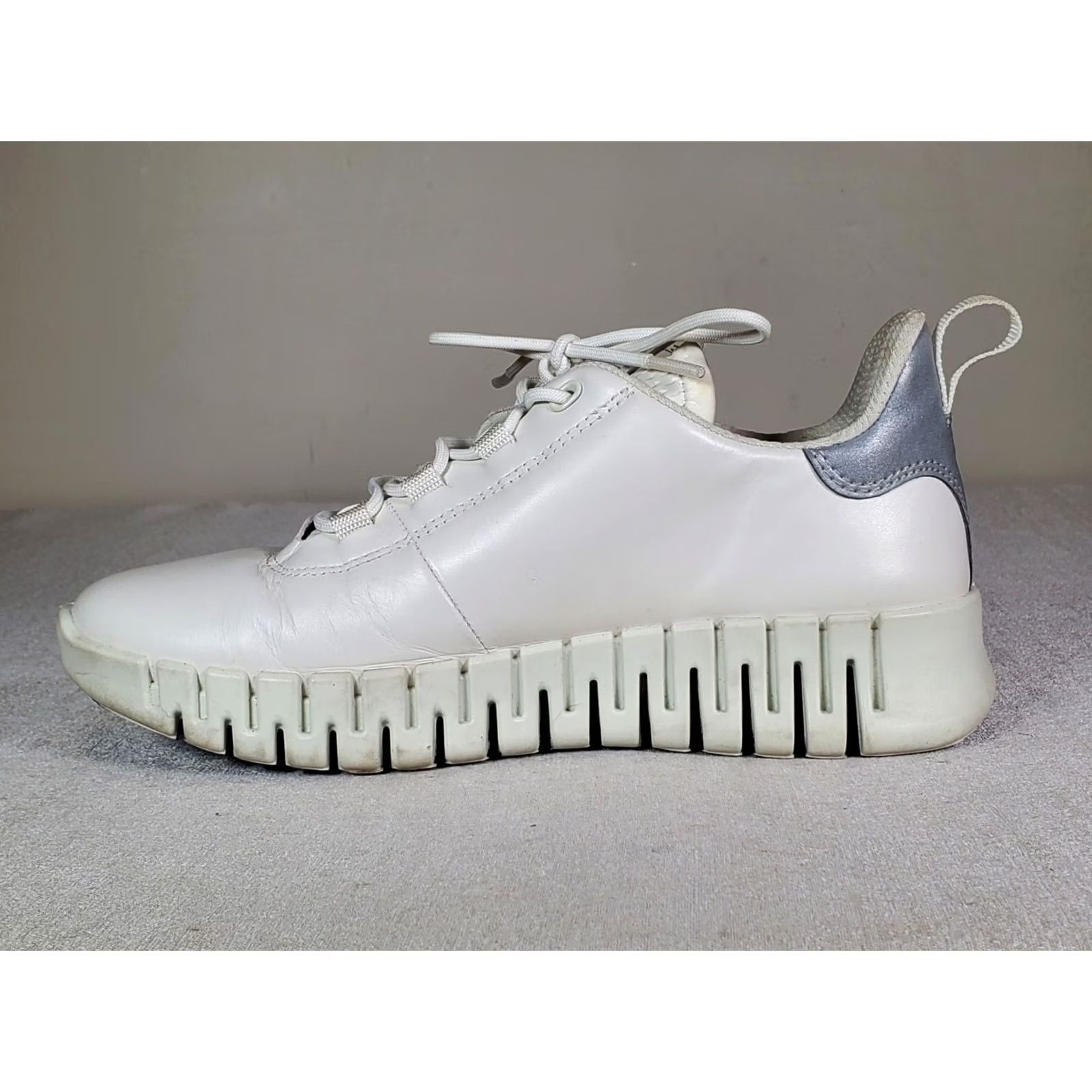 Ecco ECCO Gruuv W White Leather Leisure Walking Trainers Sneakers Women’s US 6 - 6.5 Size US 5 / IT 35 - 3 Thumbnail