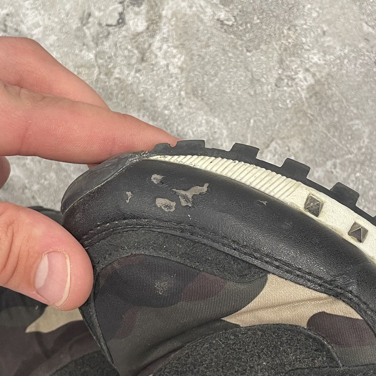 Vintage Valentino Garavani Camouflage Rockrunner Sneakers shoes khak Size US 7 / EU 40 - 8 Thumbnail