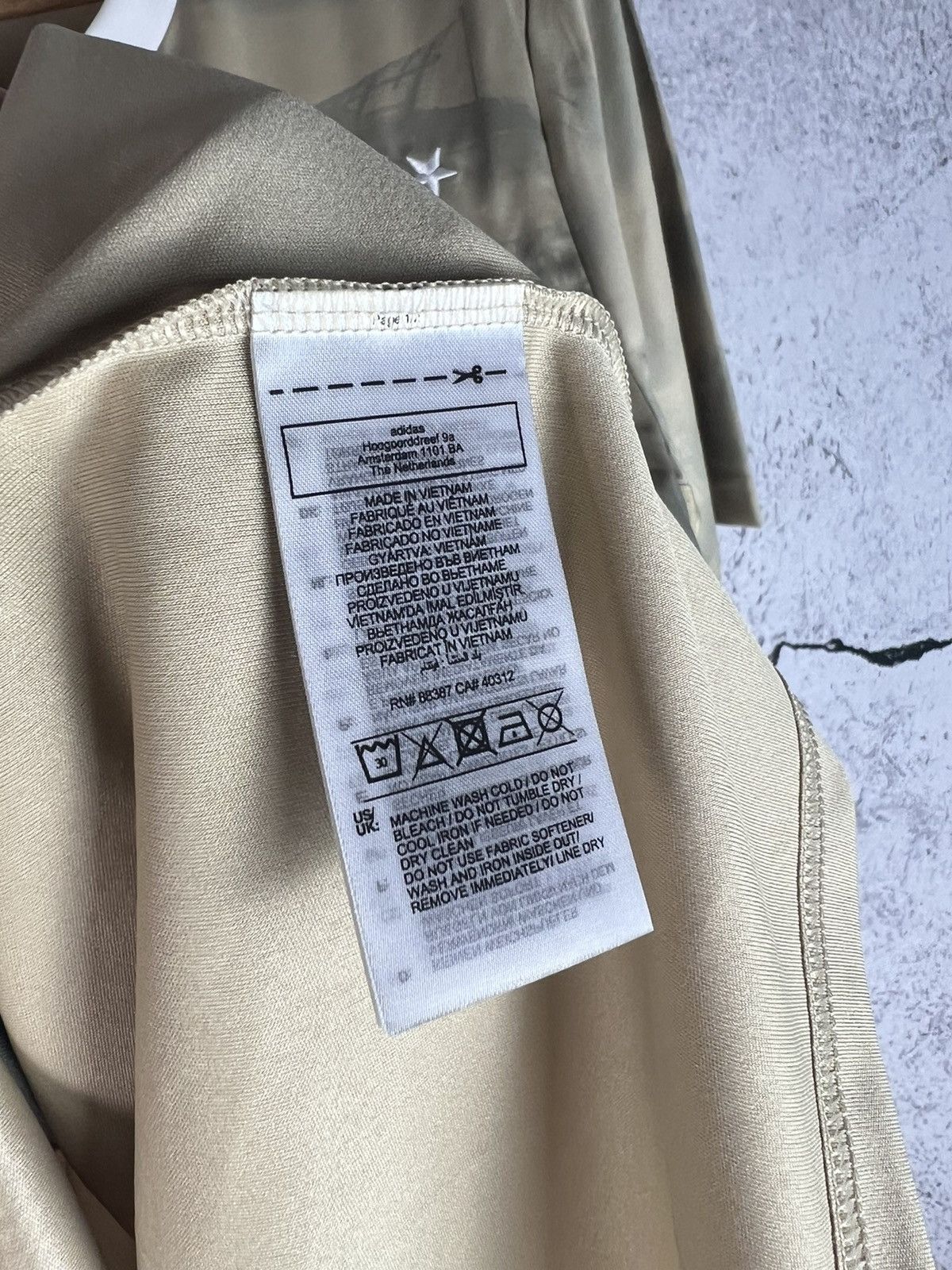 Adidas Authentic Ajax x Daily Paper football Jersey Men’s Medium Size US L / EU 52-54 / 3 - 8 Thumbnail