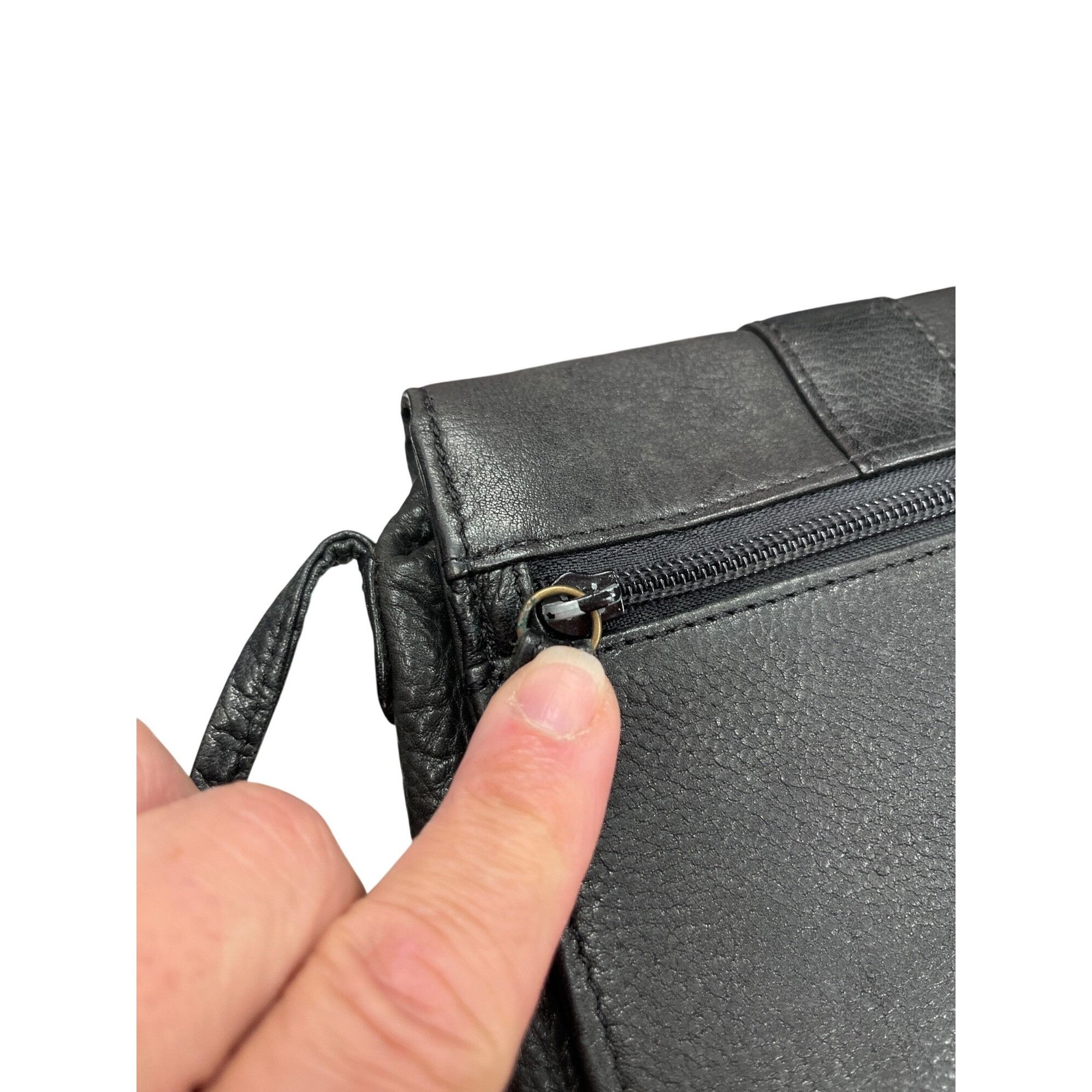 Fossil Fossil VTG wms black leather crossbody shoulder bag 8"x6.5"x Size ONE SIZE - 12 Thumbnail