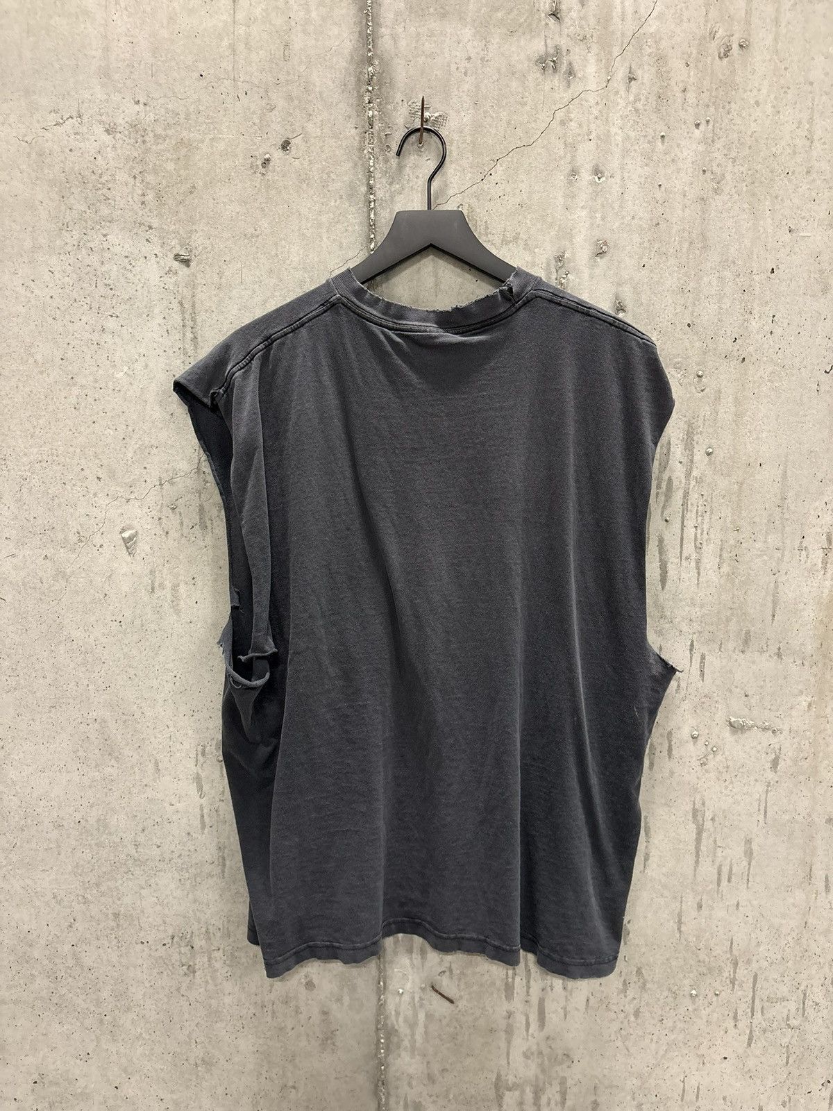 Vintage Vintage NWO Tank Thrashed Faded Grunge Band Distressed Size US XXL / EU 58 / 5 - 3 Thumbnail
