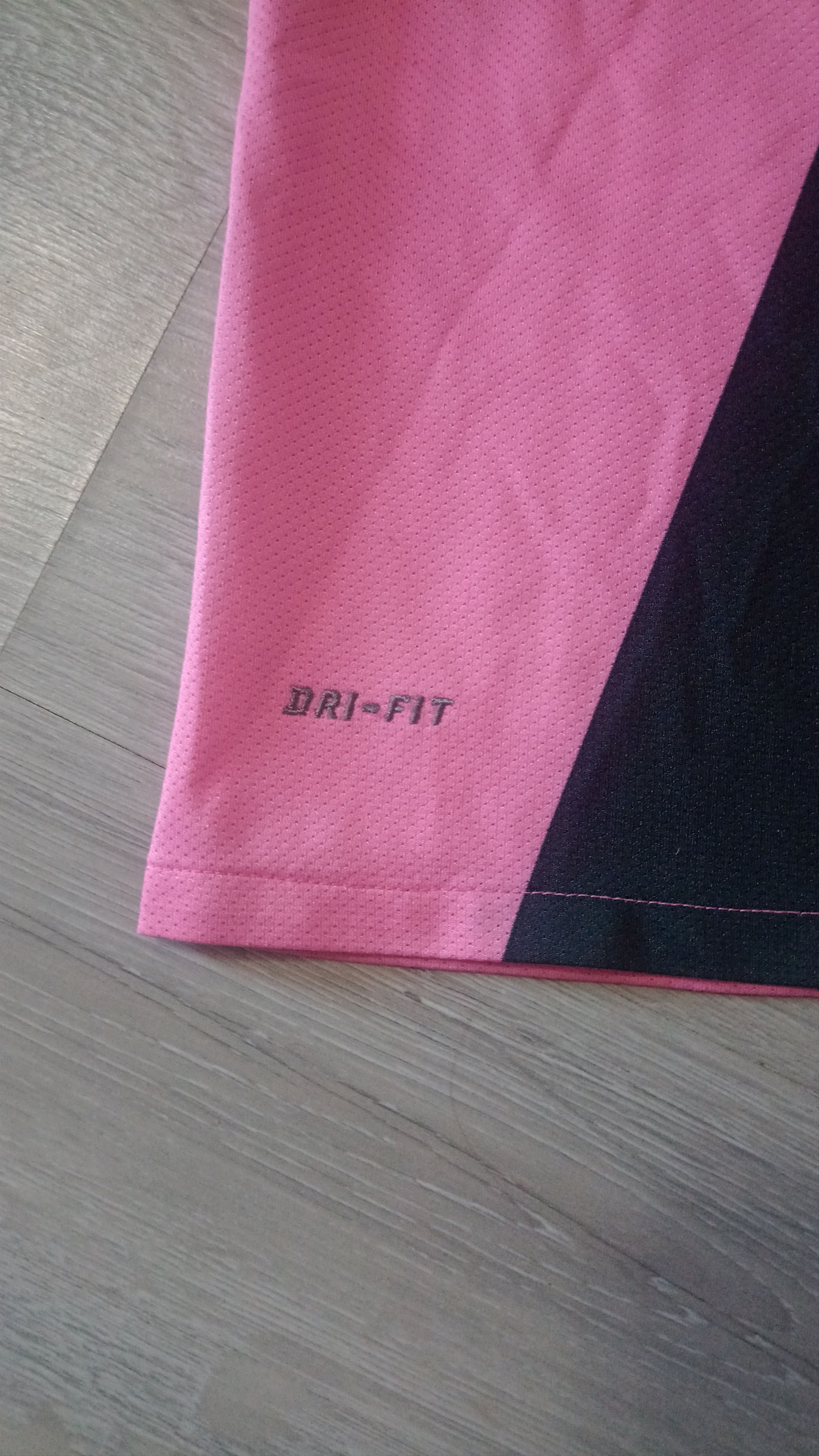 Nike Juventus Away 2011/12 - Pink Star - Nike - Balocco Sponsor Size US XS / EU 42 / 0 - 7 Thumbnail